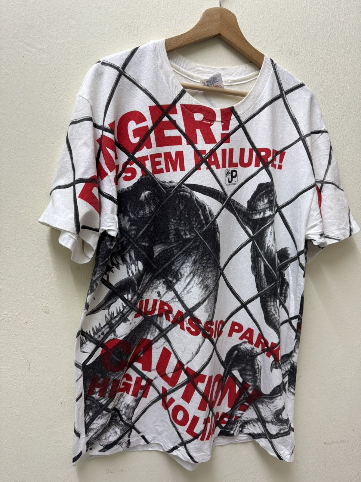 Vintage vintage 1993 Jurassic Park all-over print movie T-shirt Size US L / EU 52-54 / 3 - 11 Thumbnail