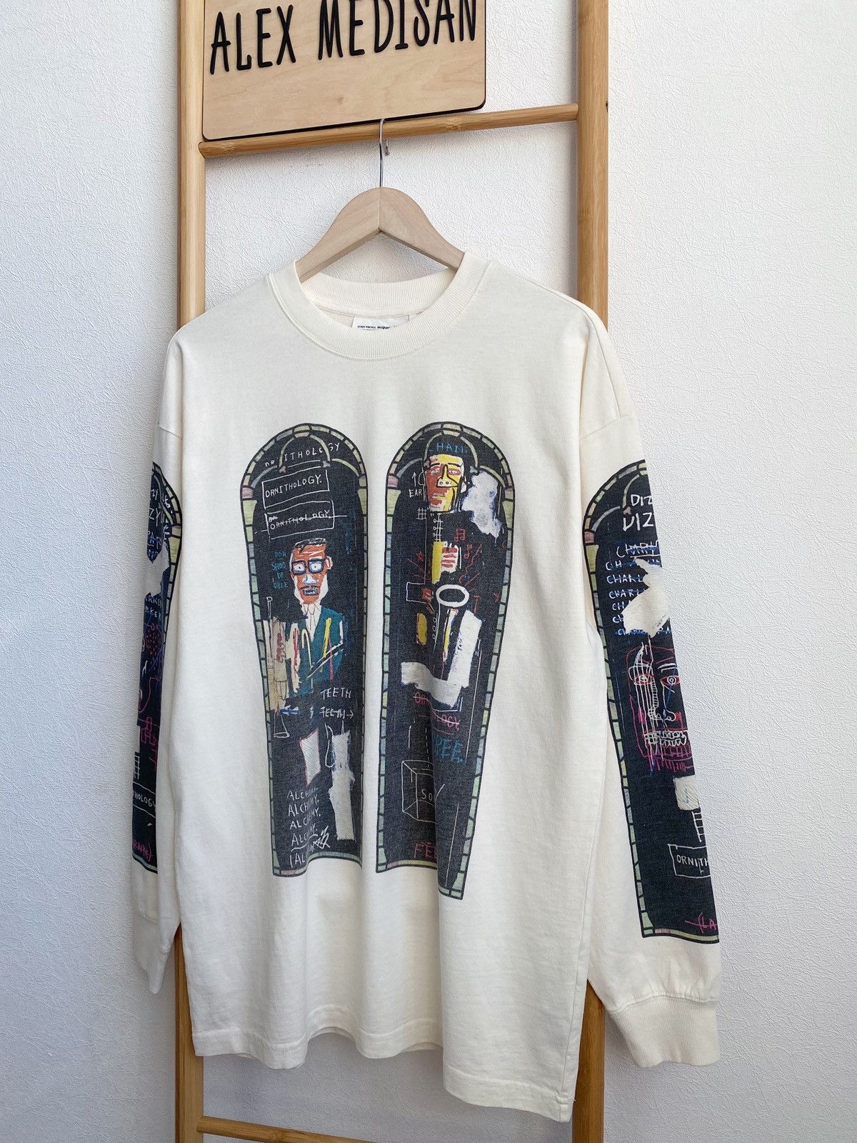 H&M × Jean-Michel Basquiat × Who Decides War WHO DECIDES WAR x BASQUIAT x H&M LONG SLEEVE RELAXED T-SHIRT Size US S / EU 44-46 / 1 - 1 Thumbnail