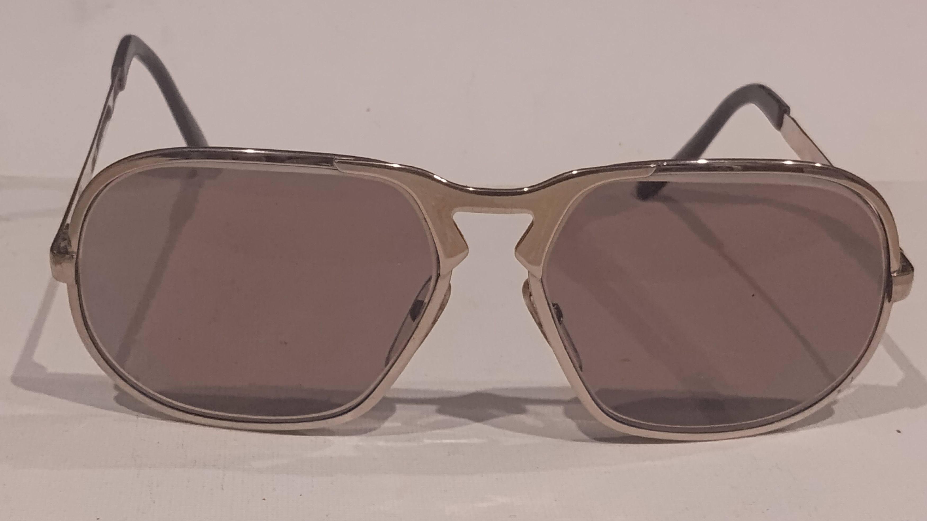 Other Vintage 18kt GP Old School Aviator Sunglasses w/case Italy. Size ONE SIZE - 2 Thumbnail