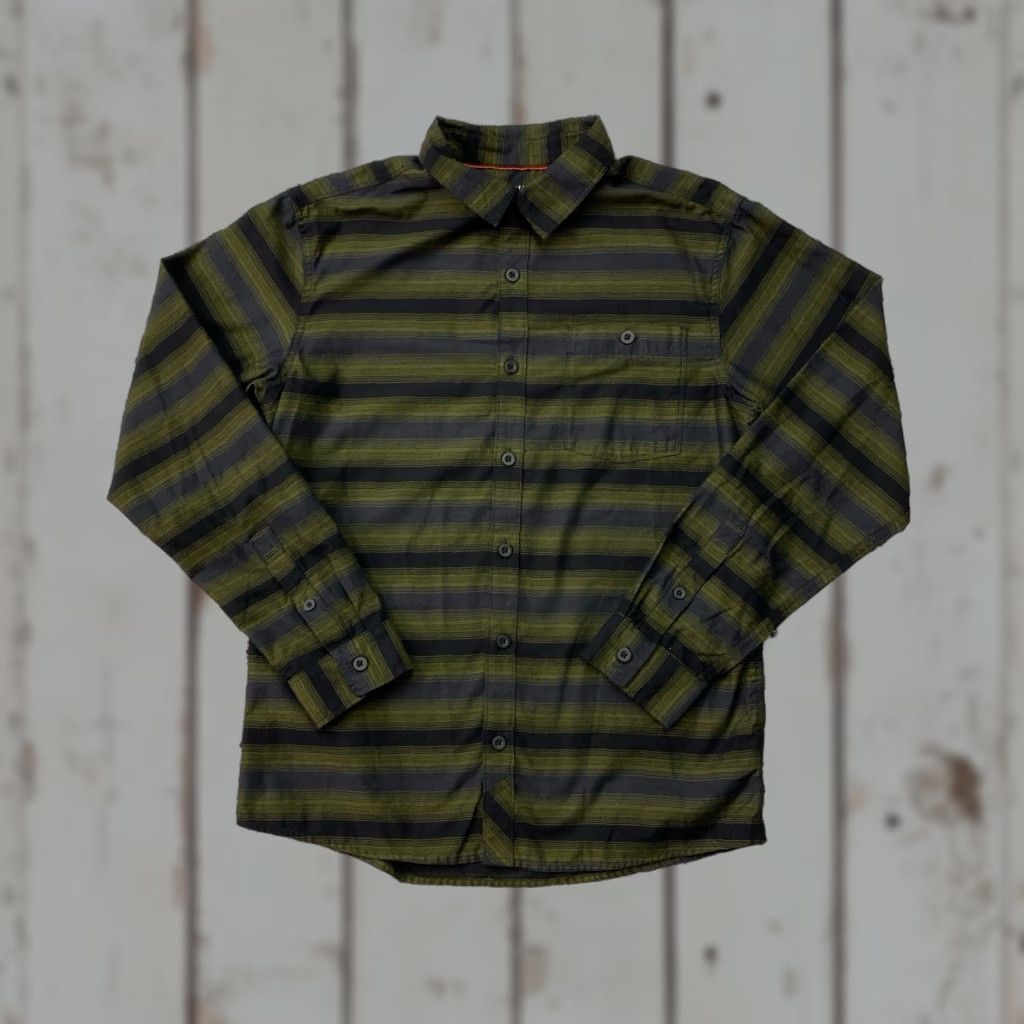 Mountain Hardwear Mountain Hardwear Shirt Mens Medium Green Striped Hiking Trail Commute Office Size US M / EU 48-50 / 2 - 1 Thumbnail