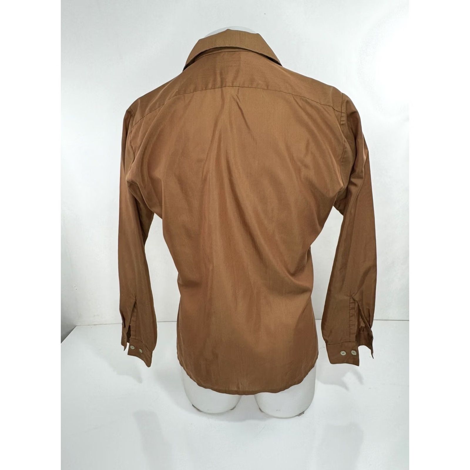 Arrow ARROW Shiny Monarch 14 / 14.5 Dectron LOOP COLLAR VTG. SHIRT Mens Long Sleeve Button-Up Collared Brown 14.5 XS? Size US M / EU 48-50 / 2 - 4 Thumbnail