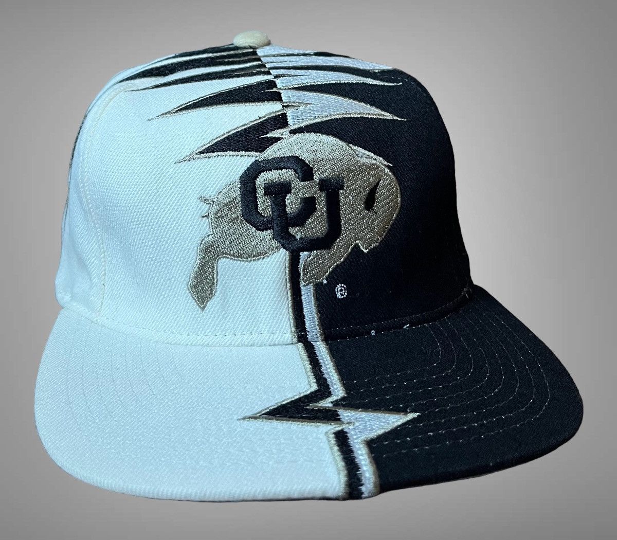 image of 1990’S NCAA Colorado Buffaloes Starter Shockwave Strapback in Black, Men's