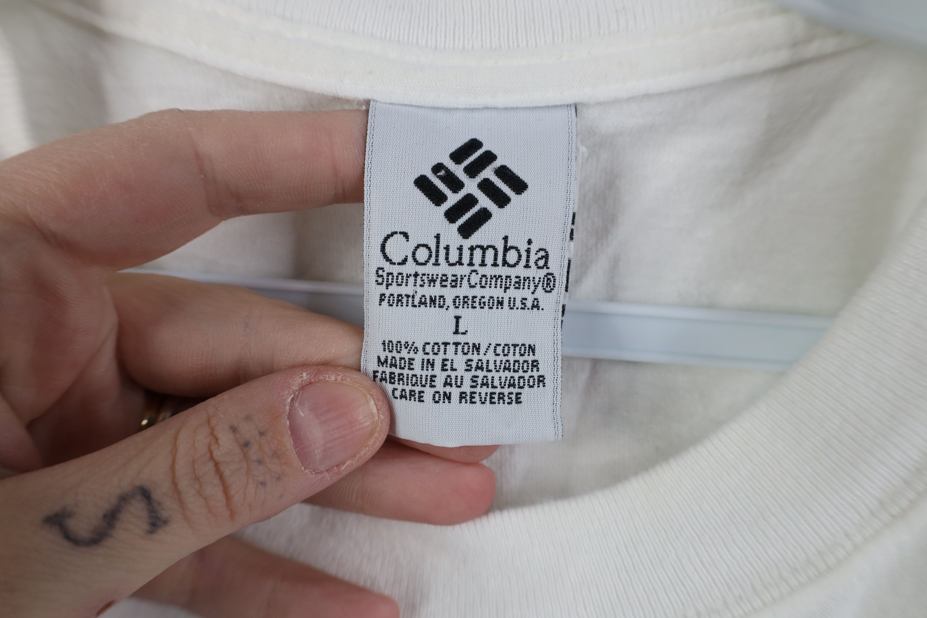Columbia Vintage 90s Columbia Fishing Bass Short Sleeve T-Shirt White Size US L / EU 52-54 / 3 - 5 Thumbnail