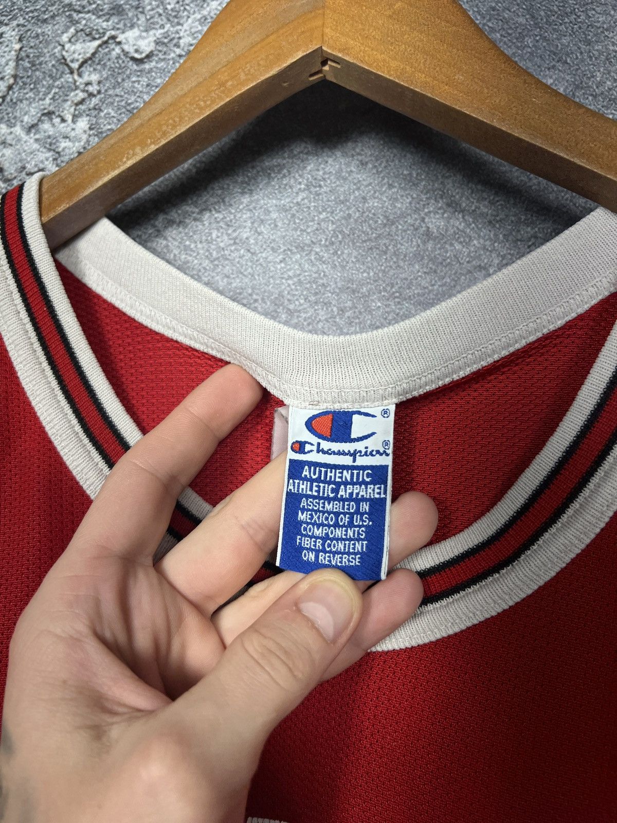 Champion Vintage Champion Chicago Bulls #33 Pippen Jersey Tank Top Size US M / EU 48-50 / 2 - 7 Thumbnail