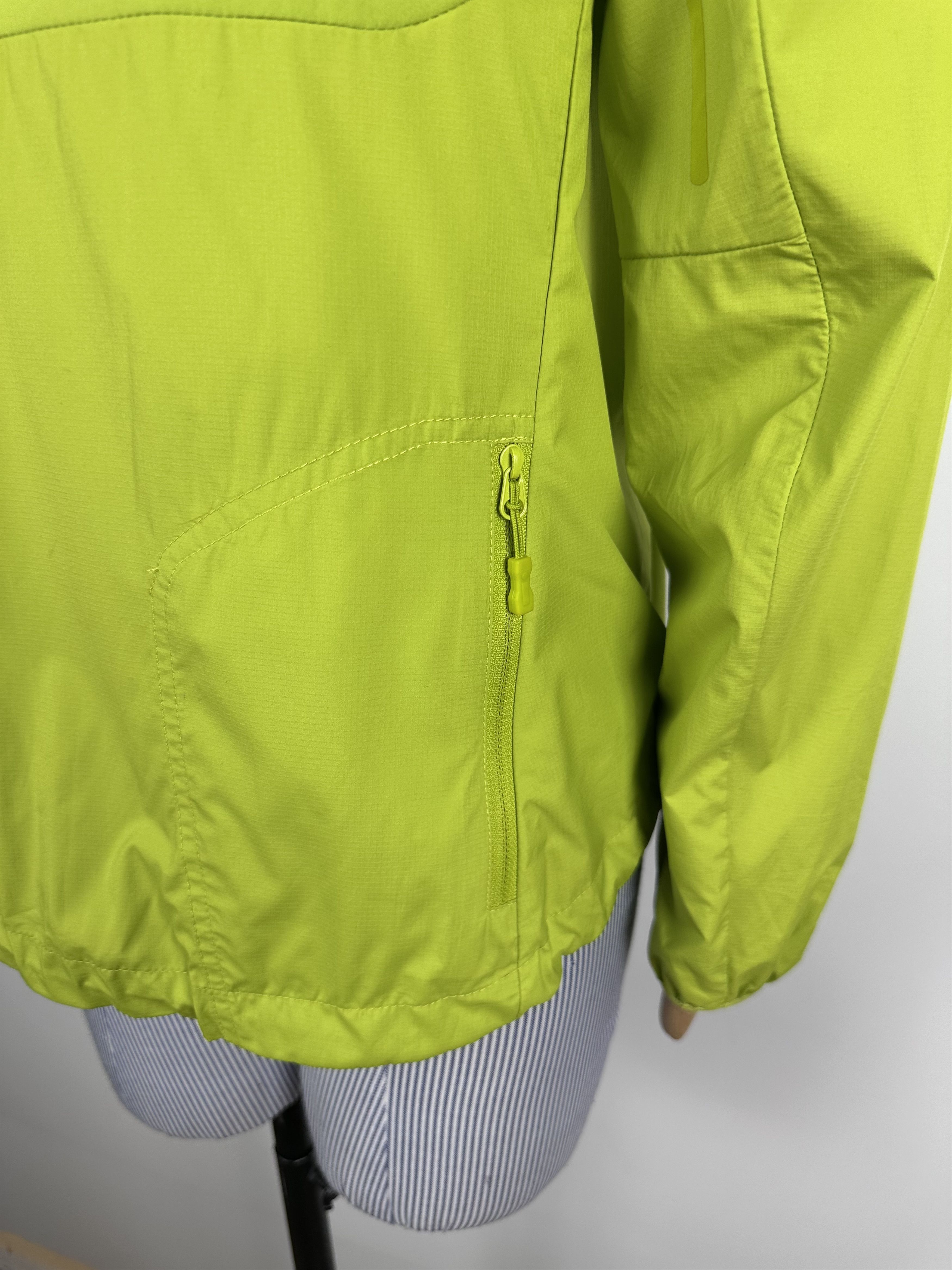 Haglofs Haglofs Shield Lightweight Jacket Womens Green Size S Size S / US 4 / IT 40 - 8 Thumbnail