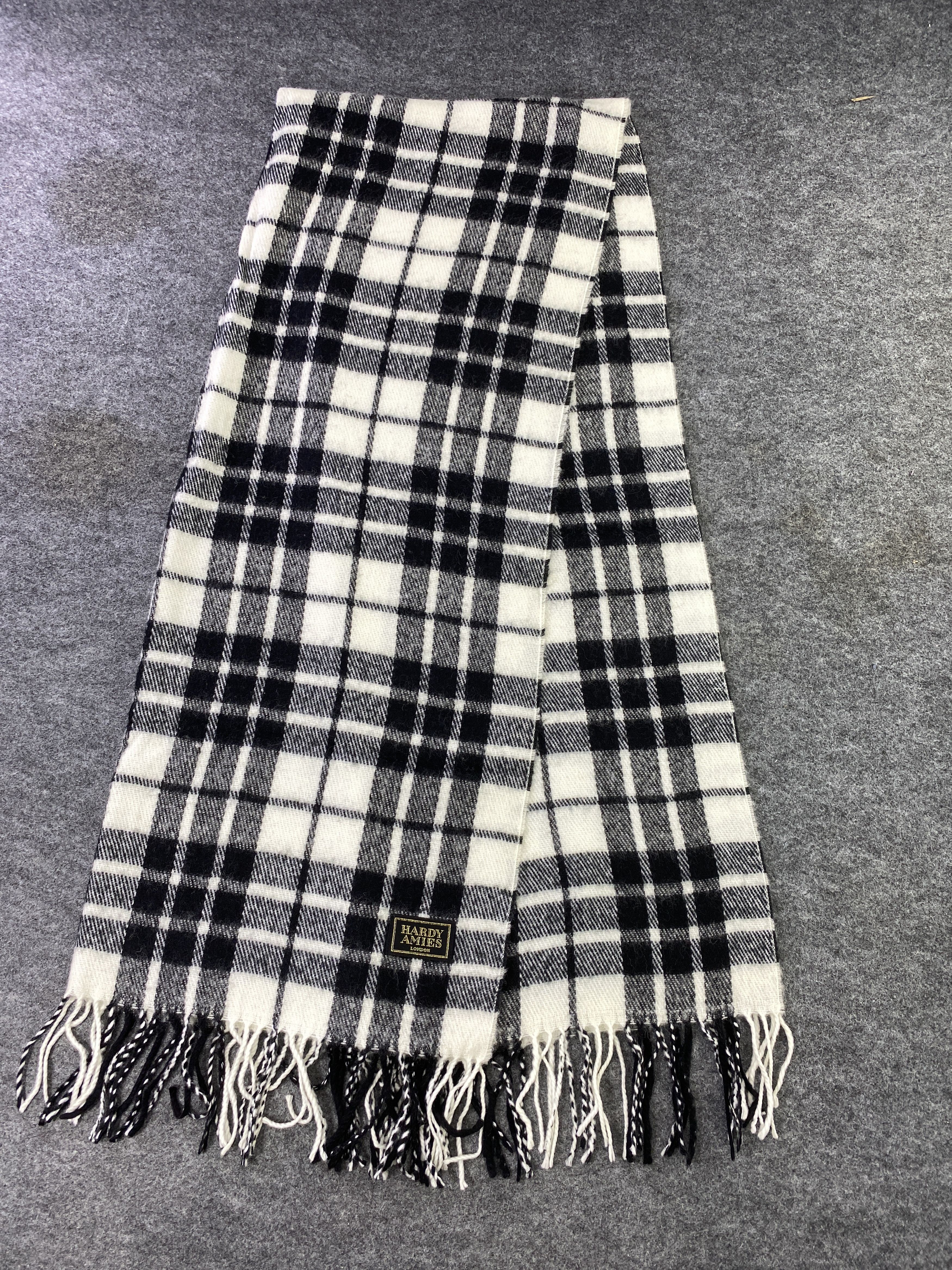 Hardy Amies Hardy Amies Scarf / Muffler / Neckwear -T619 Size ONE SIZE - 4 Thumbnail