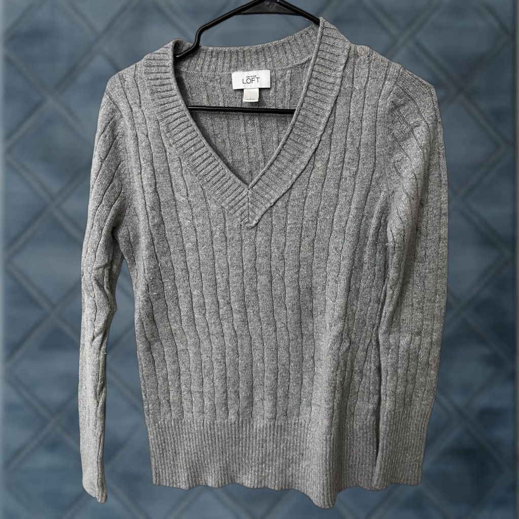 Loft LOFT Sweater V-Neck Cable Knit Gray L Glitter Silver Sparkle Holiday Pullover Women Classic All Seasons Winter Fall Size L / US 10 / IT 46 - 1 Thumbnail