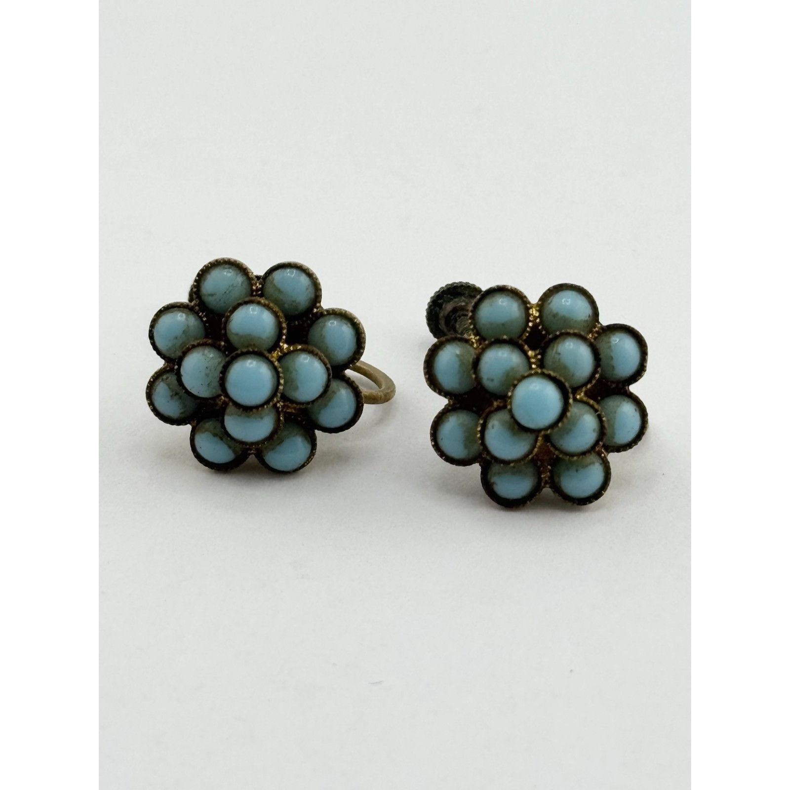 Vintage Vintage blue glass screw back earrings Size ONE SIZE - 3 Thumbnail