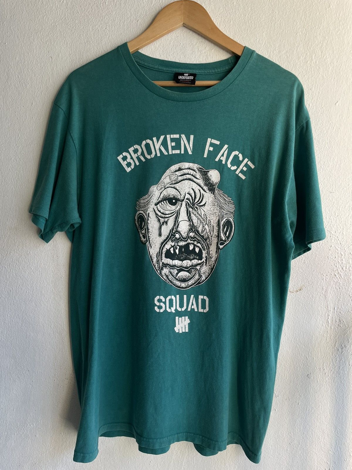Japanese Brand × Undefeated Vintage Undefeated “broken face squad” tee shirt Size US L / EU 52-54 / 3 - 3 Thumbnail