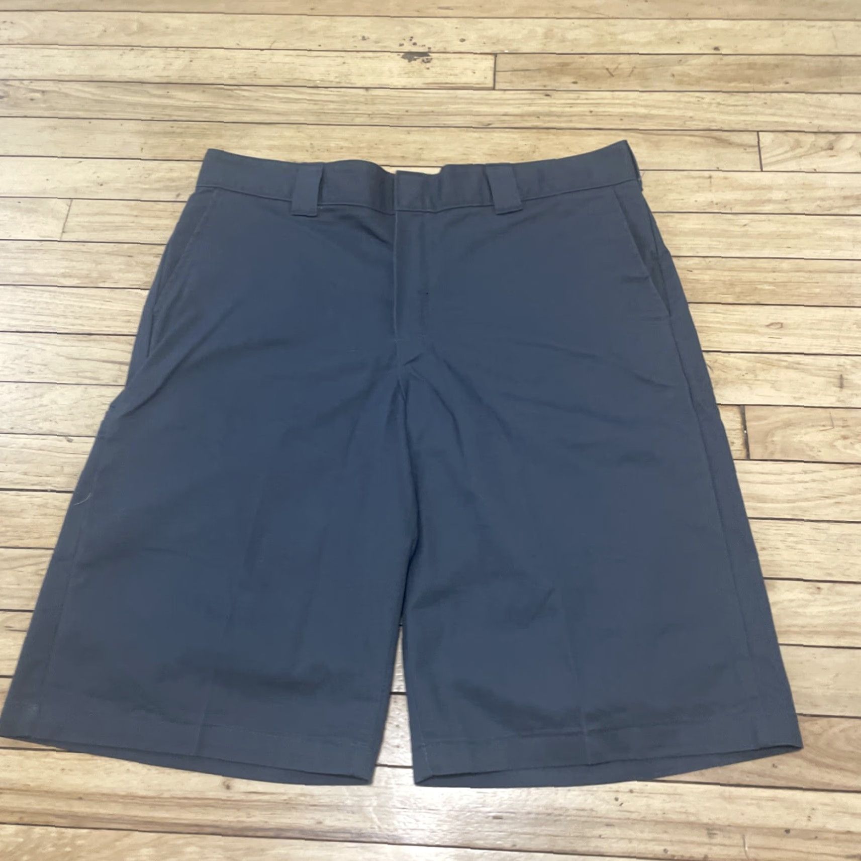 Dickies VINTAGE Dickies Shorts Men 38 Relaxed Fit Y2k Streetwear Twill Cotton Hip Hop Work Chino Gray Baggy Casual Shorts Size US 38 / EU 54 - 2 Thumbnail