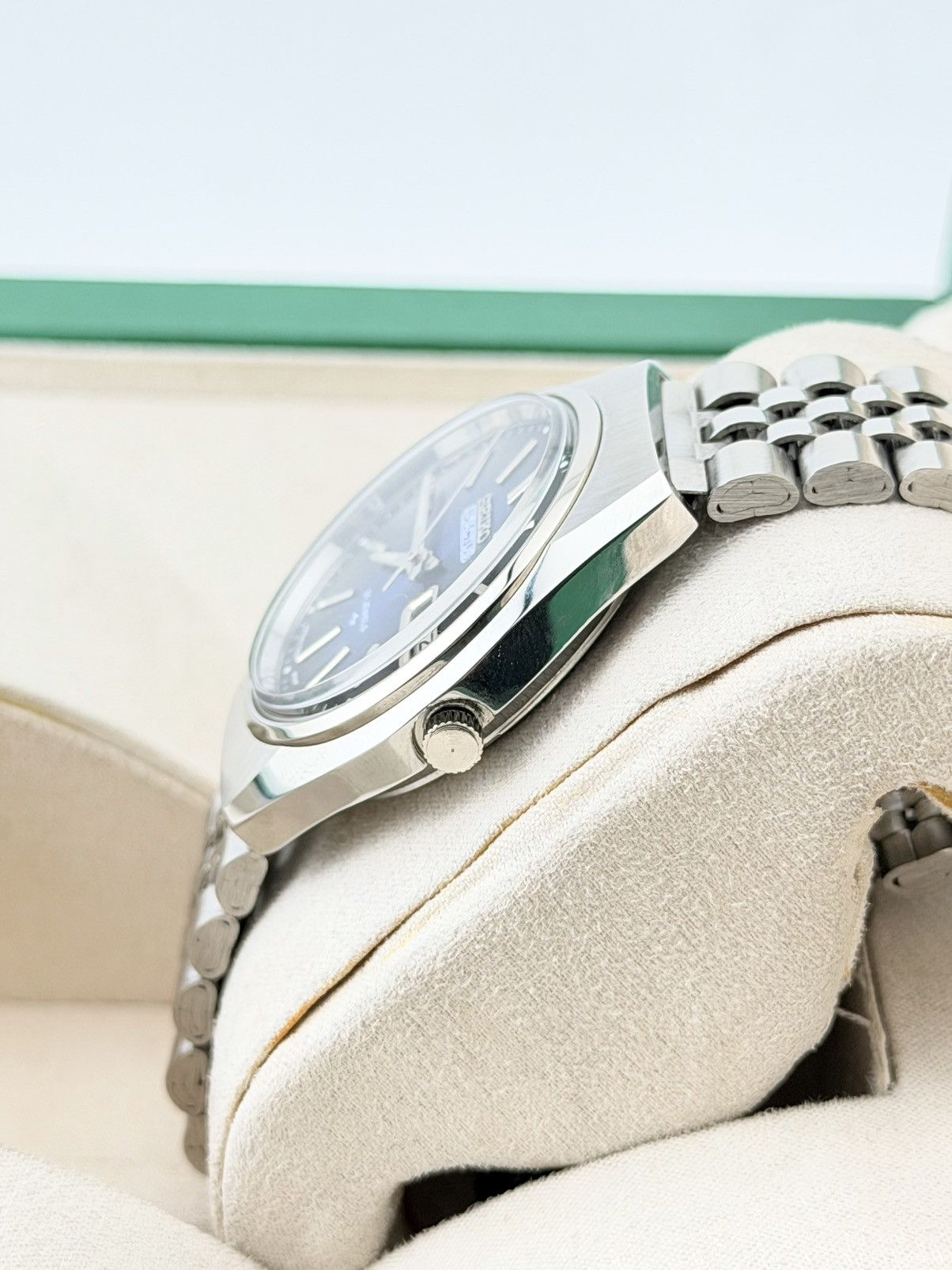 Seiko Seiko 5 Automatic Blue Dial Day Date Watch Size 36 - 4 Thumbnail