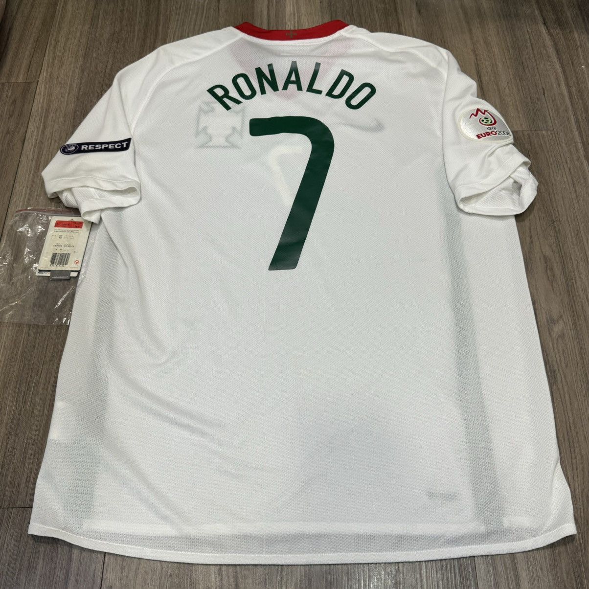 Nike Portugal Euro2008 away shirt #7 Ronaldo (bnwt) Size US L / EU 52-54 / 3 - 2 Thumbnail