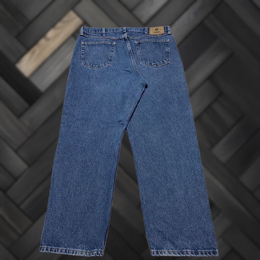 Wrangler VINTAGE Wrangler Jeans - 36x30 Blue Leather Logo Patch Relaxed Fit 5-Pocket Denim 97601DR Men Size US 36 / EU 52 - 1 Thumbnail