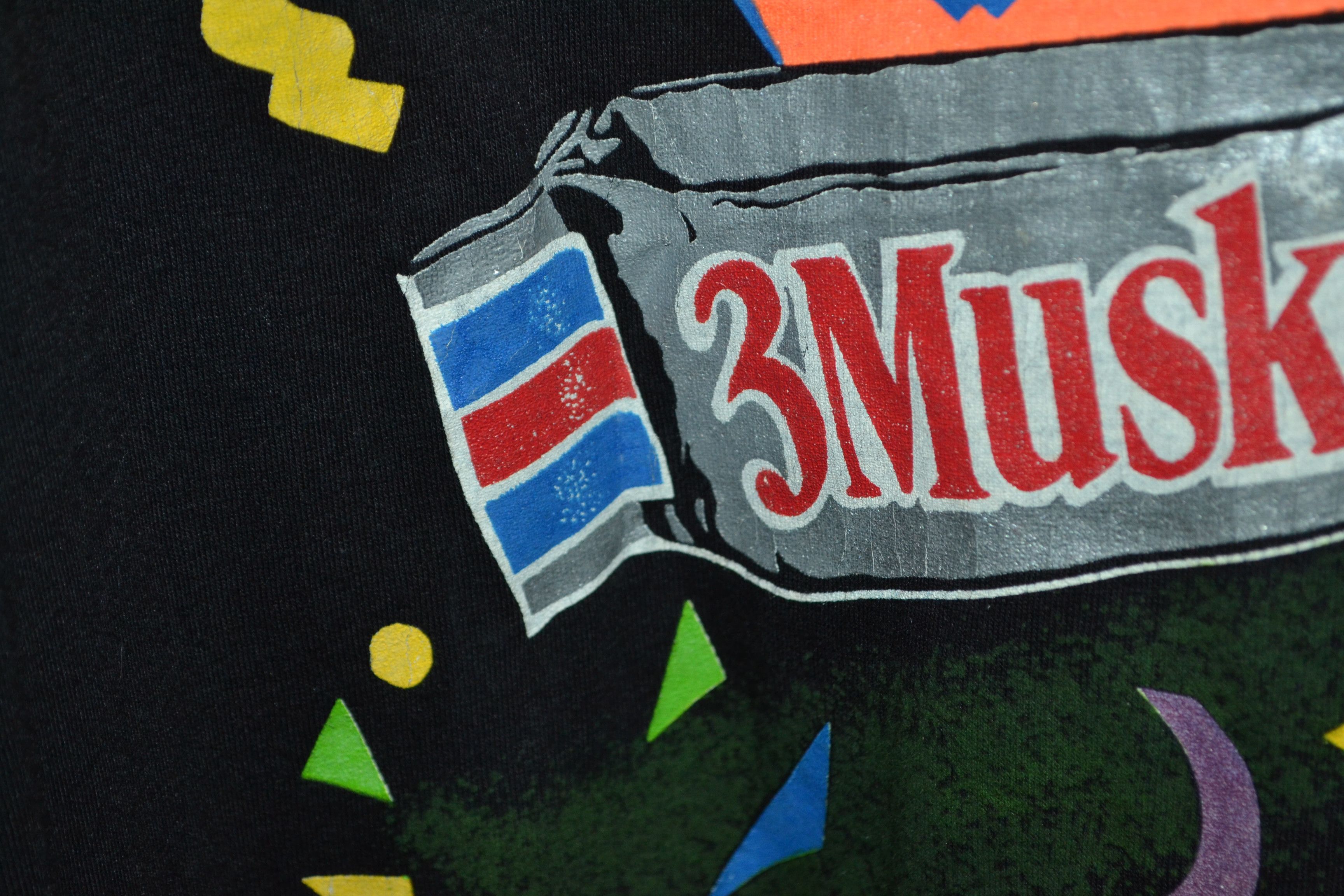 Vintage Vintage Anvil Black Label Take a Bite 3 MUSKETEERS Bar 2XL Size US XXL / EU 58 / 5 - 5 Thumbnail