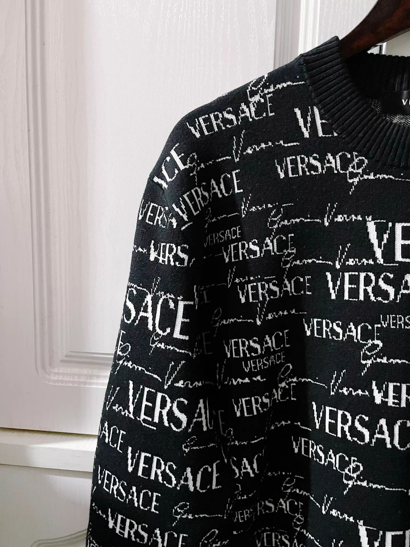 Versace Versace 25S Runway Letter Intarsia Crewneck Wool Knit XL Size US L / EU 52-54 / 3 - 5 Thumbnail