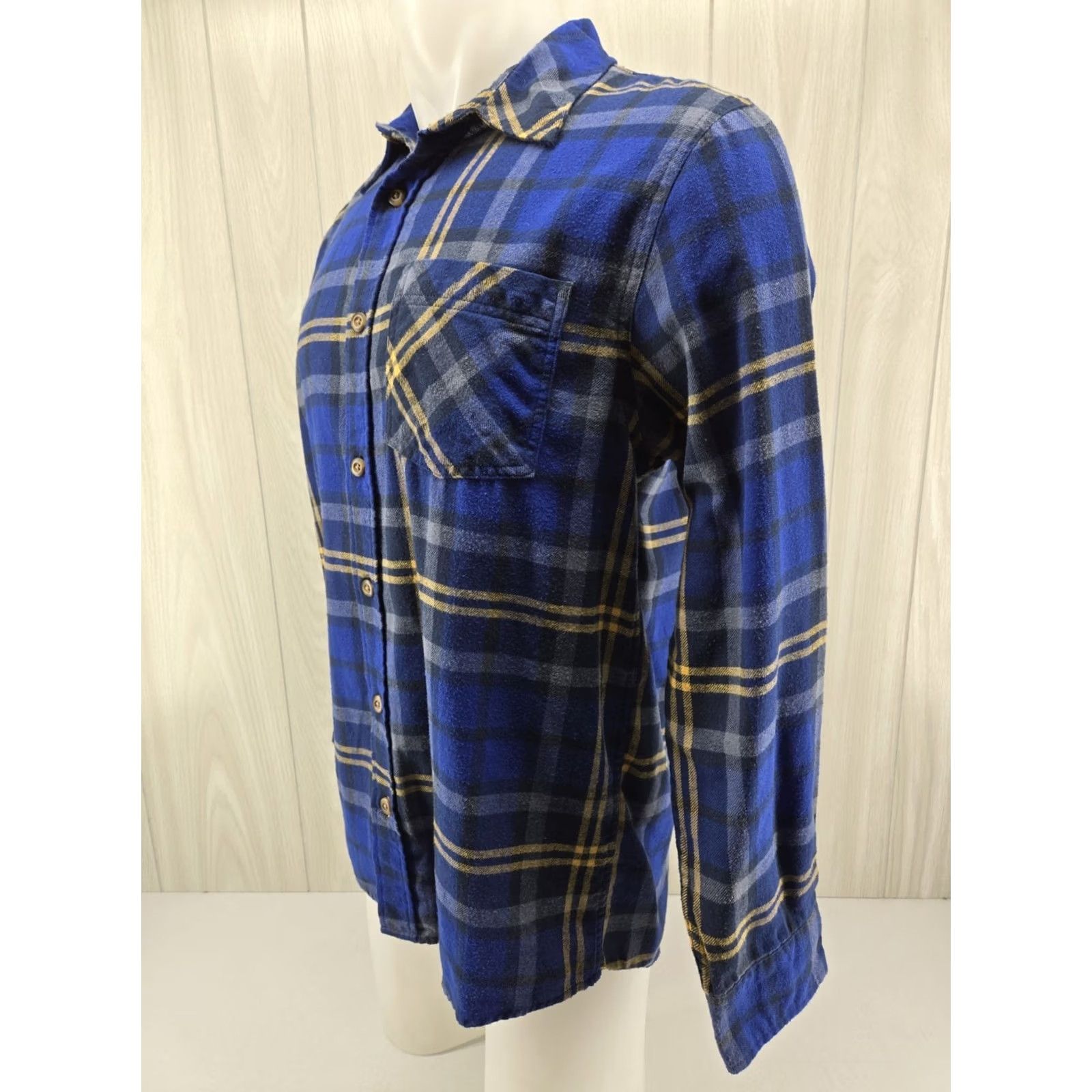 Vintage Field and Stream Shirt Button-Up Plaid Flannel Blue Yellow Men's M Medium Cotton Button-Down Pocketed Vintage: No Size US M / EU 48-50 / 2 - 3 Thumbnail
