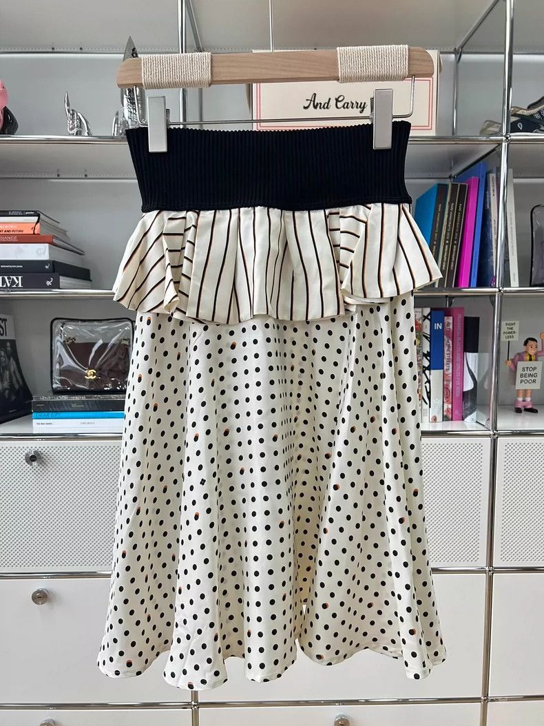 Louis Vuitton Louis Vuitton Beige polka-dot paneled ruffled mulberry sil Size 35" - 2 Thumbnail