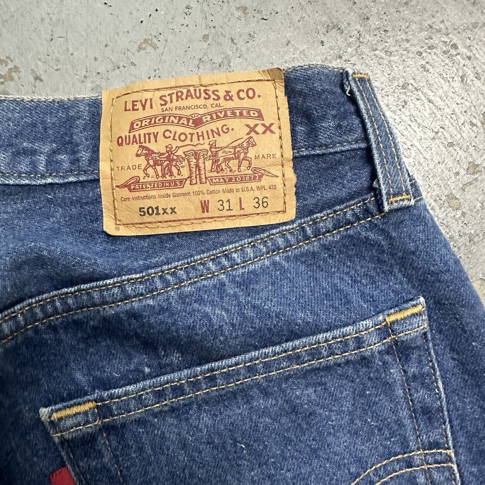 Levi's × Vintage Vintage 90s Levi’s 501 Dark Wash Denim Jeans 31x36 Size US 31 - 7 Thumbnail