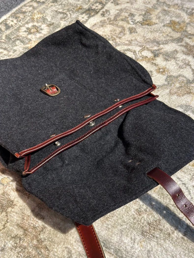 Y's Y's 90s grey wool felt parchment messenger bag Size ONE SIZE - 6 Thumbnail