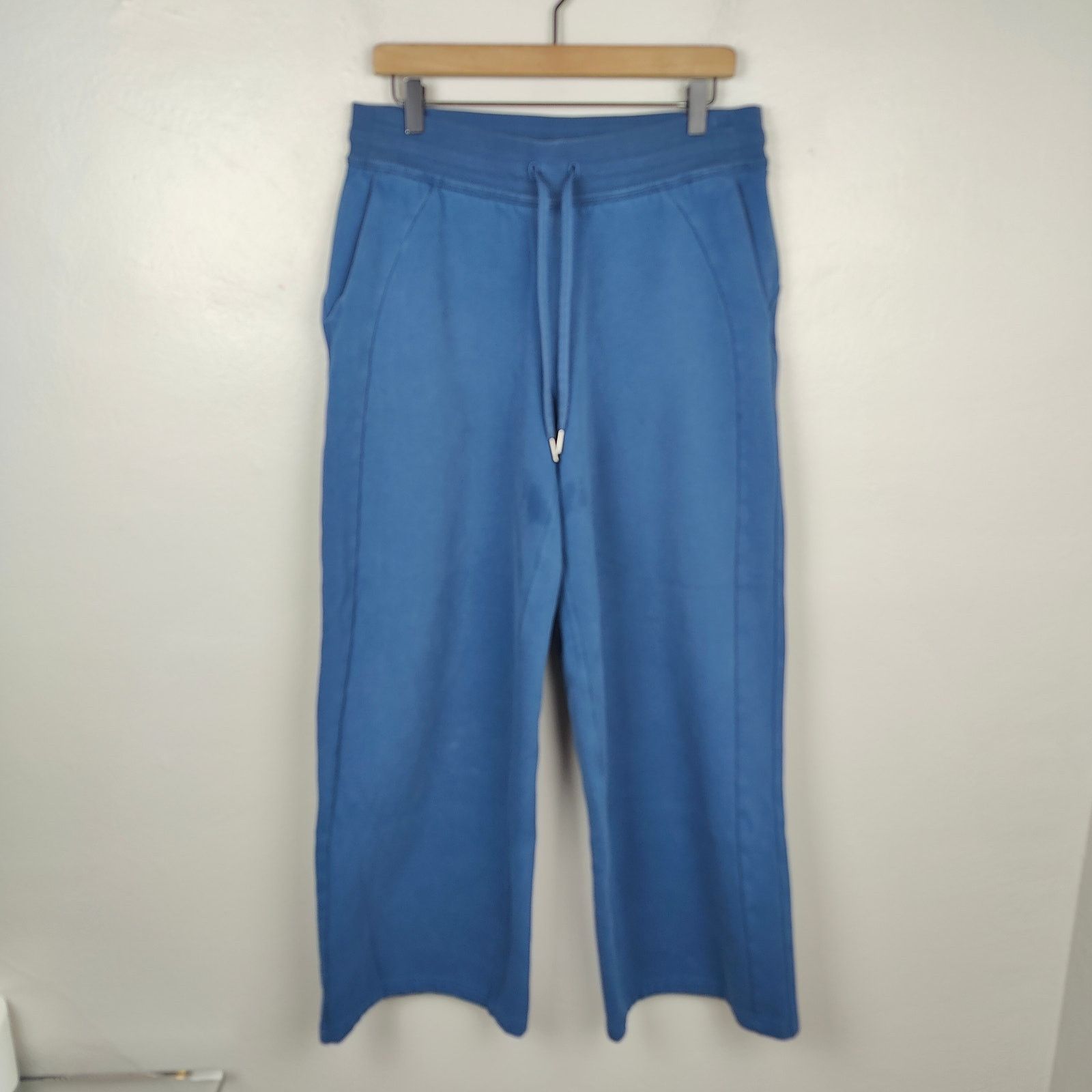 Other Lululemon Scuba Mid-Rise Wide-Leg Pant Womens 10 Size 30" / US 8 / IT 44 - 1 Thumbnail