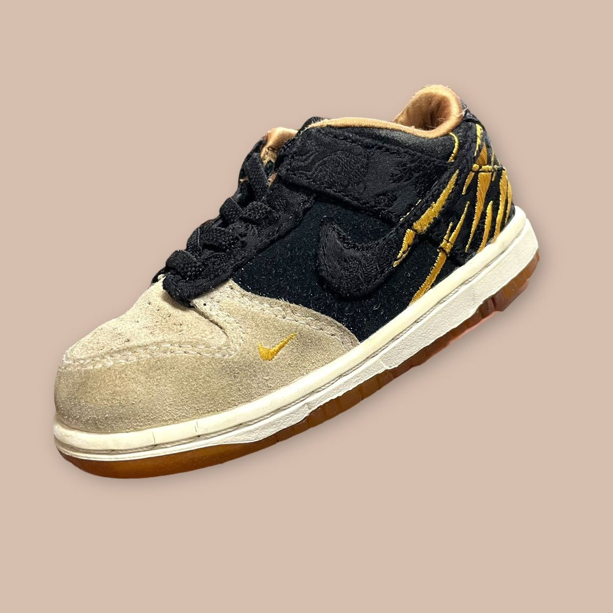 Nike Nike Dunk Low TD ‘God of Wealth’ Size US 5 / EU 37 - 15 Thumbnail