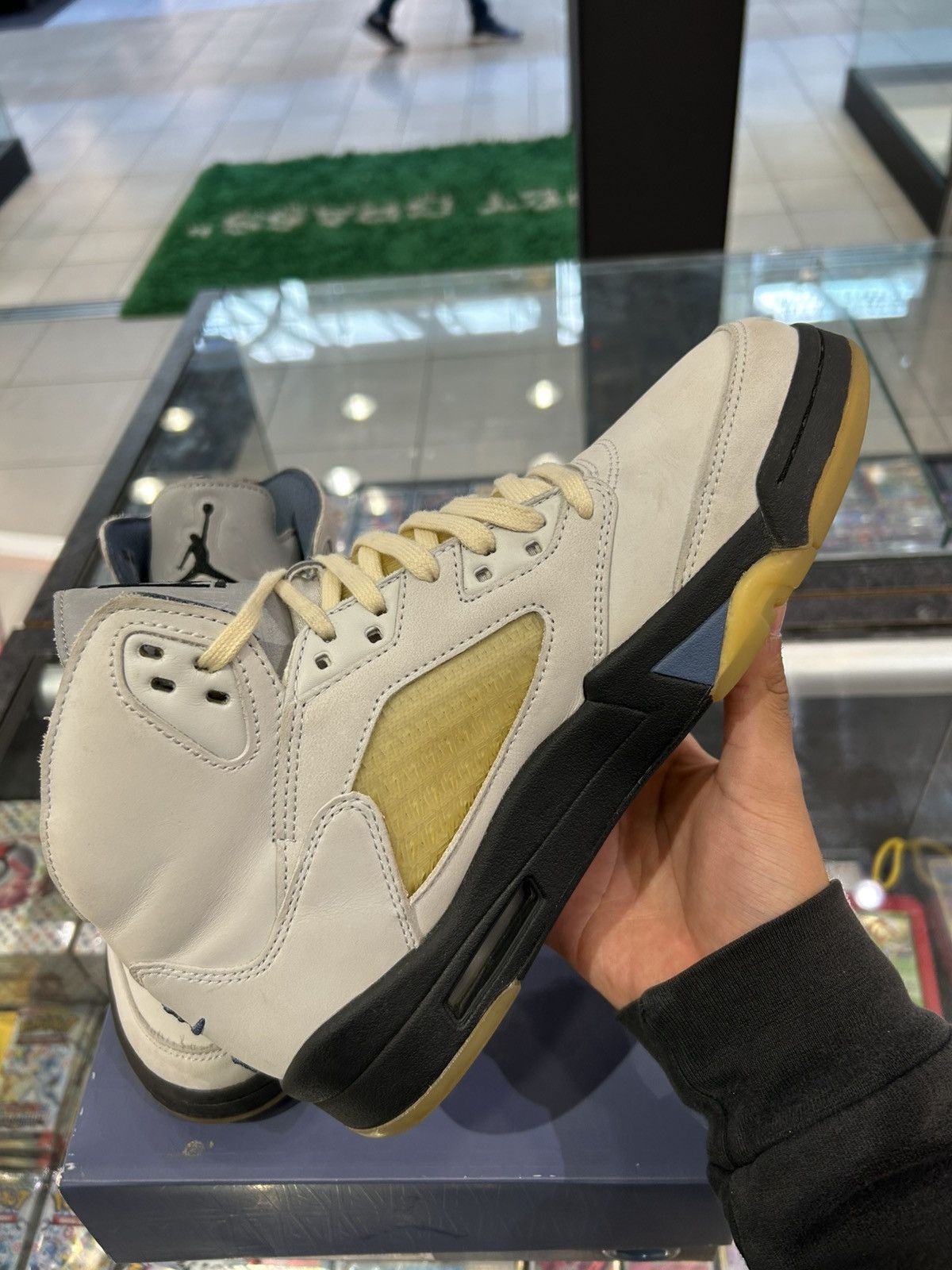 A Ma Maniere × Jordan Brand Jordan 5 a ma maniere photon dust Size US 9.5 / EU 42-43 - 4 Thumbnail