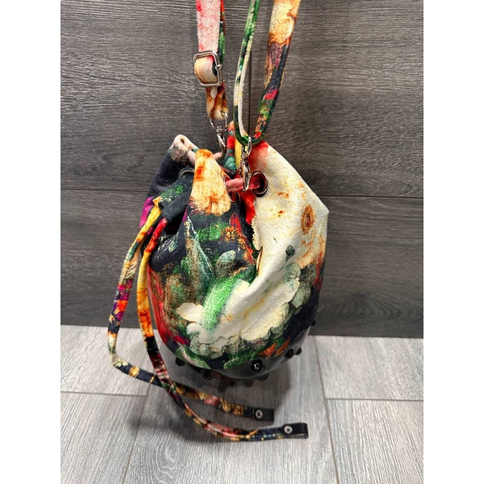 & Other Stories Medusa Bucket Womem Print Crossbody Bag B000492 Size ONE SIZE - 4 Thumbnail