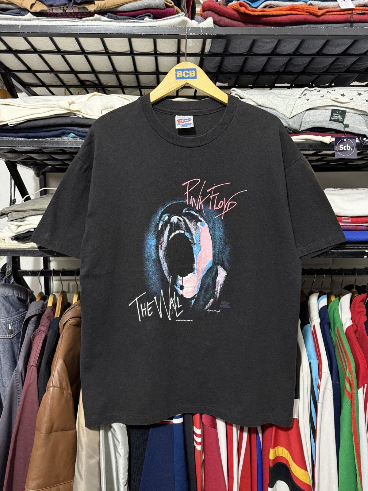 Band Tees Vintage pink floyd the wall 1982 gerard scarfe tshirt Size US XL / EU 56 / 4 - 5 Thumbnail