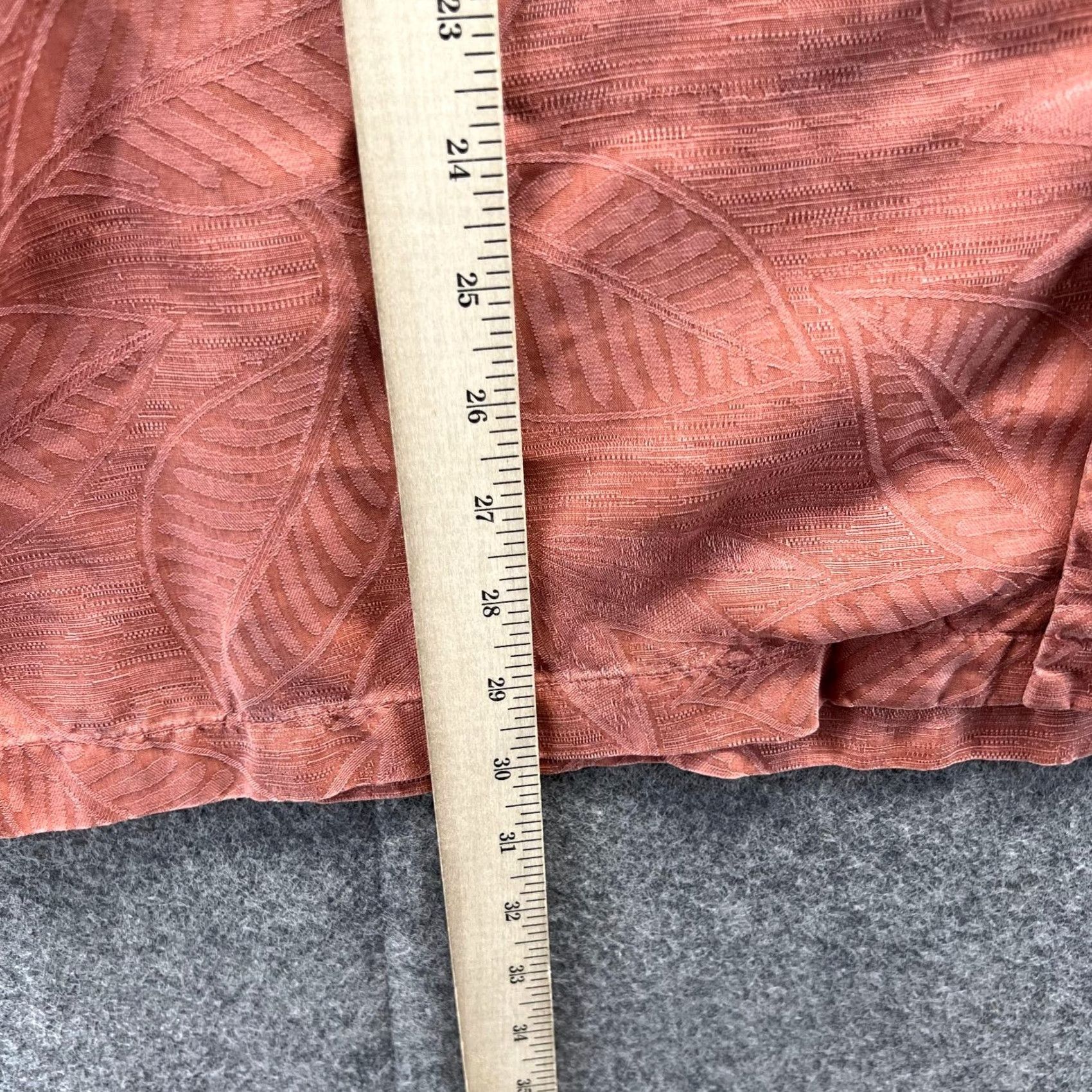 Tommy Bahama VINTAGE Tommy Bahama Shirt Men Large Adult Orange Silk Button-Down Casual/Formal/Workwear 48 in Chest Short Sleeve Button-Up Collared Regular Size US L / EU 52-54 / 3 - 7 Thumbnail