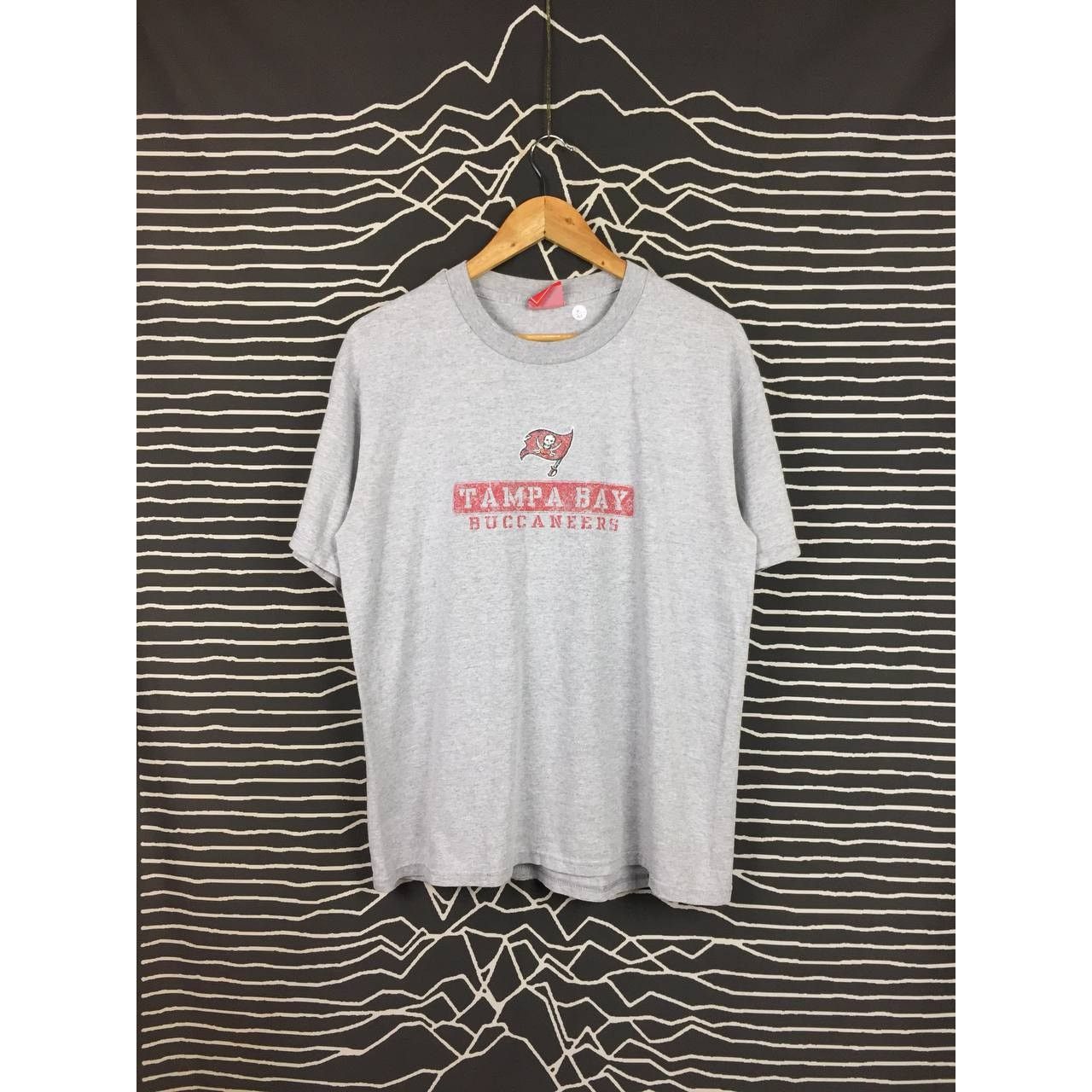 NFL × Sports Specialties × Vintage Vtg Tampa Bay Buccaneers NFL American Sport Tee Size US M / EU 48-50 / 2 - 2 Thumbnail