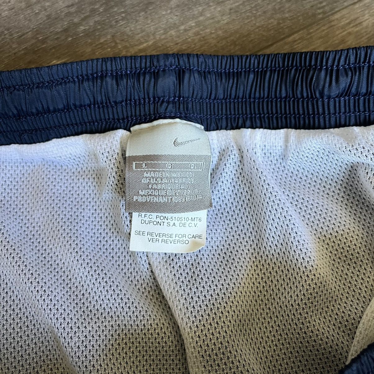 Nike × Vintage Vintage 2000s Nike Basic Swoosh Logo Nylon Board Shorts Sz L Size US 30 / EU 46 - 5 Thumbnail