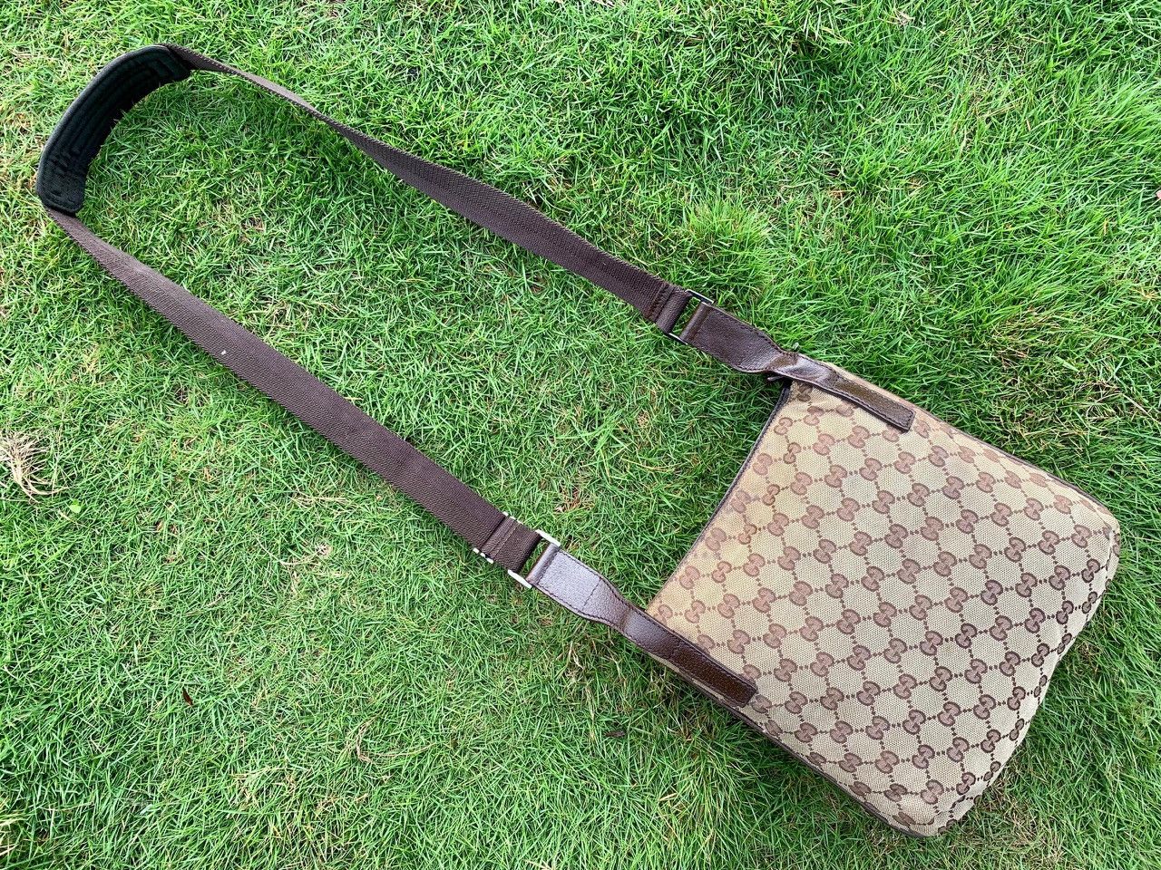 Gucci Authentic Gucci GG Supreme Canvas Crossbody Bag Size ONE SIZE - 2 Thumbnail