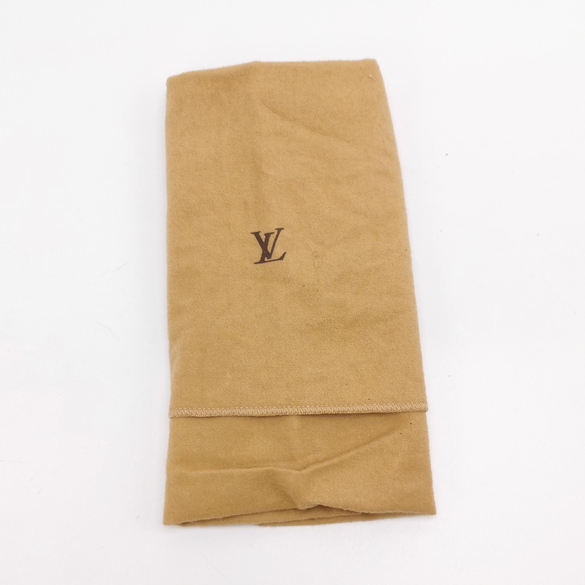 Louis Vuitton Louis Vuitton (LV) Cowhide solid color water ripple lock sh Size ONE SIZE - 9 Thumbnail