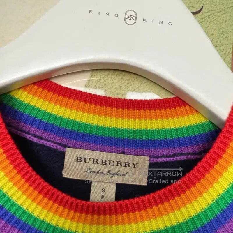 Burberry Burberry Women's Navy Blue Wool Knit Sweater. Size S / US 4 / IT 40 - 6 Thumbnail