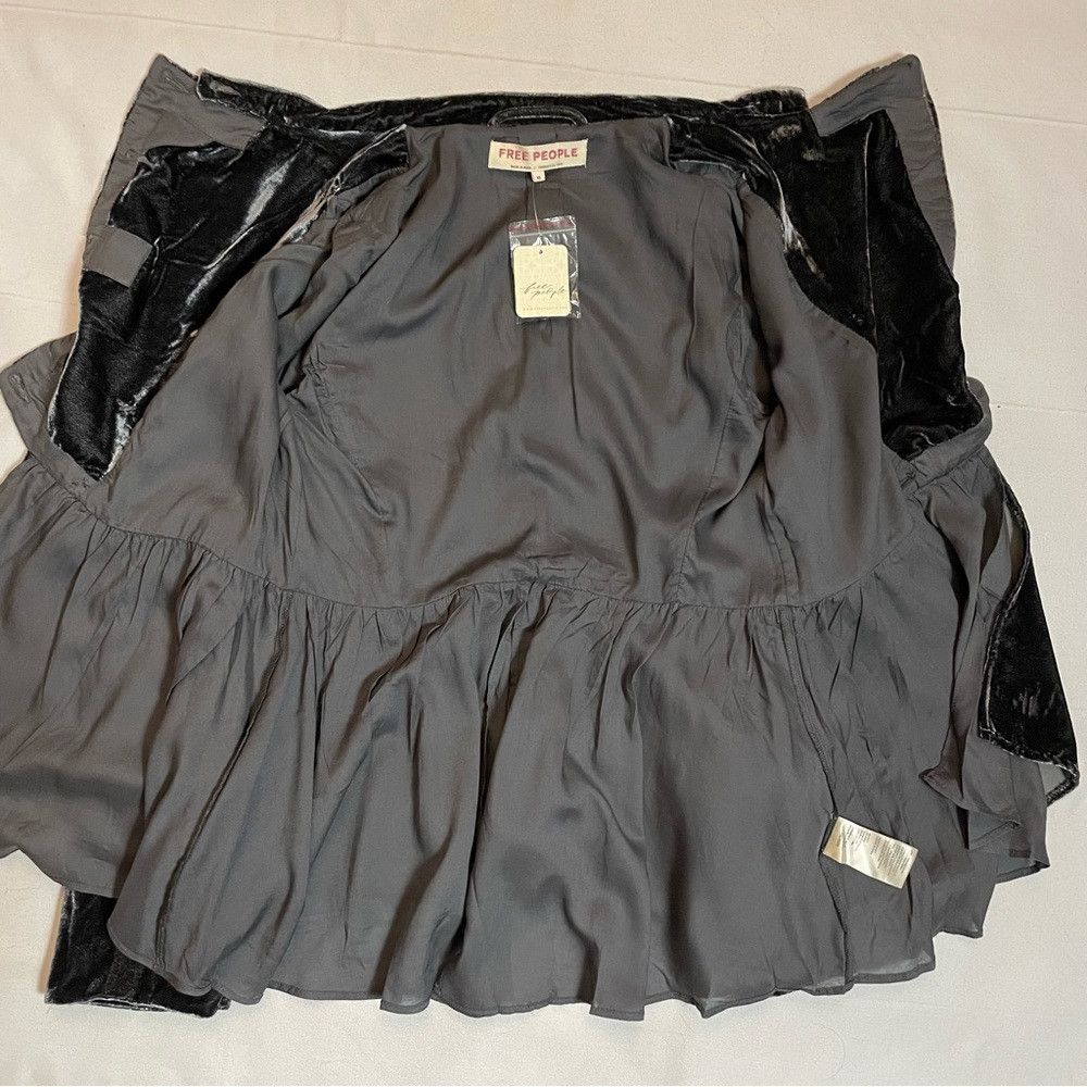 Free People NWT New $228 Free People Velvet Faye Ebony Jacket Size XS Size XS / US 0-2 / IT 36-38 - 5 Thumbnail