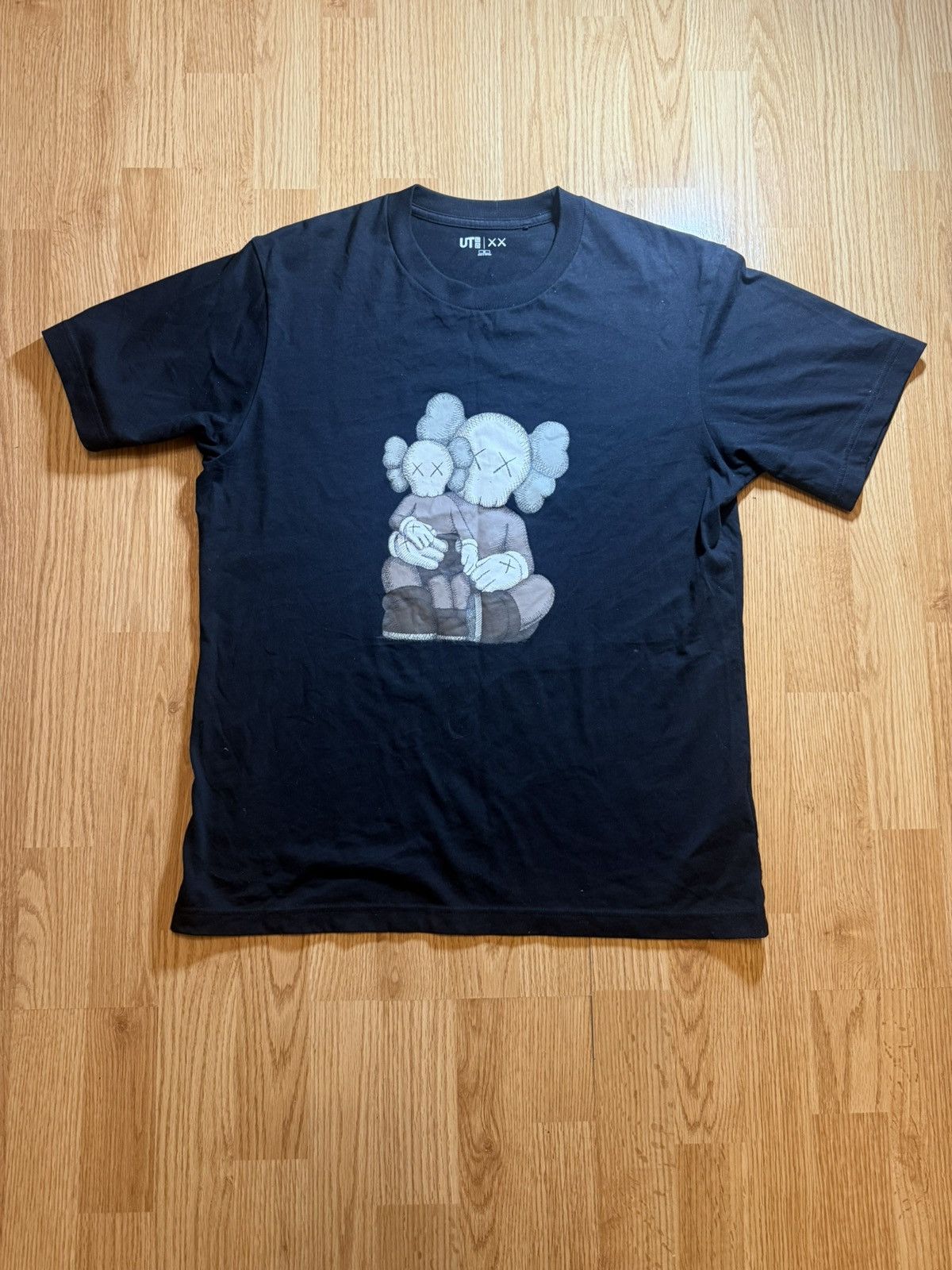 Kaws Kaws x Uniqlo Black T-Shirt Size US M / EU 48-50 / 2 - 1 Thumbnail
