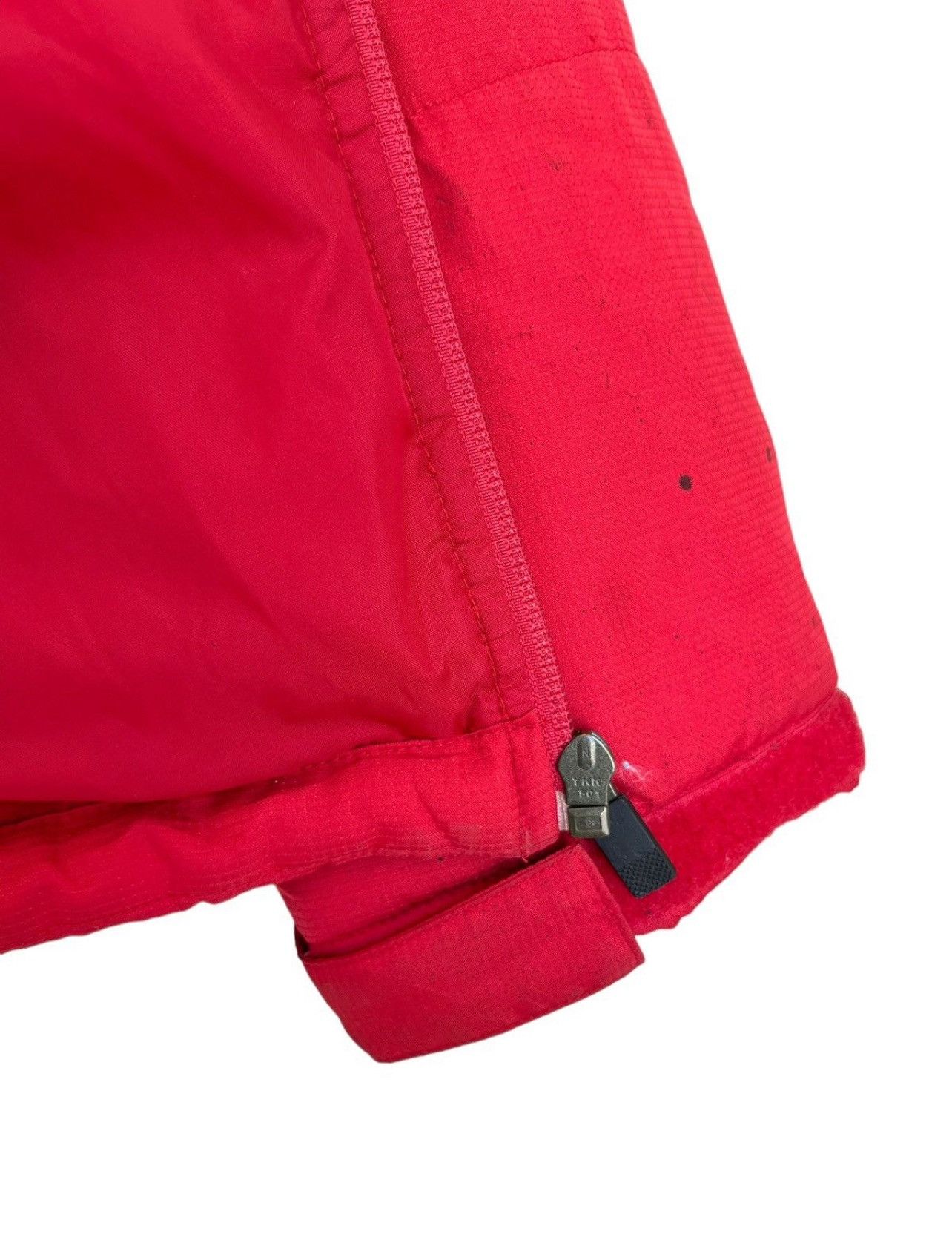 Nike Vintage Nike Down Puffer Distressed Splash Travis Jacket Size US L / EU 52-54 / 3 - 11 Thumbnail