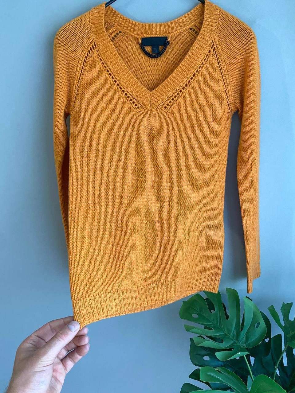Burberry Burberry Women's Cashmere V-Neck Knit Sweater Jumper Size XS Size XS / US 0-2 / IT 36-38 - 9 Thumbnail