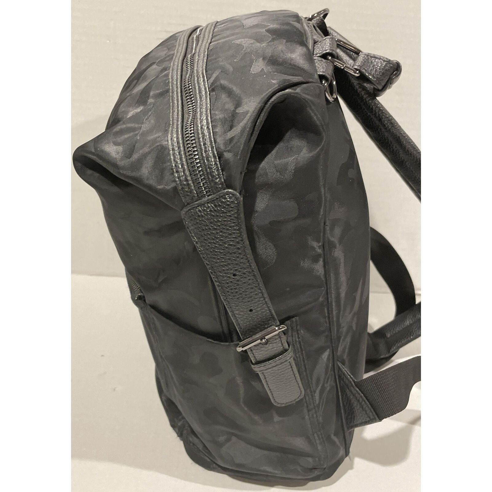 Other Tommy Bahama Camo Black Backpack Padded Size 26 - 2 Thumbnail
