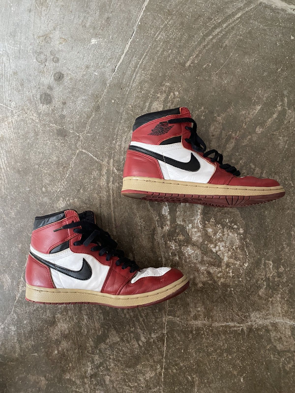 Nike × Vintage Vintage 1994 Nike Air Jordan 1 Chicago Retro High OG Size US 10 / EU 43 - 2 Thumbnail