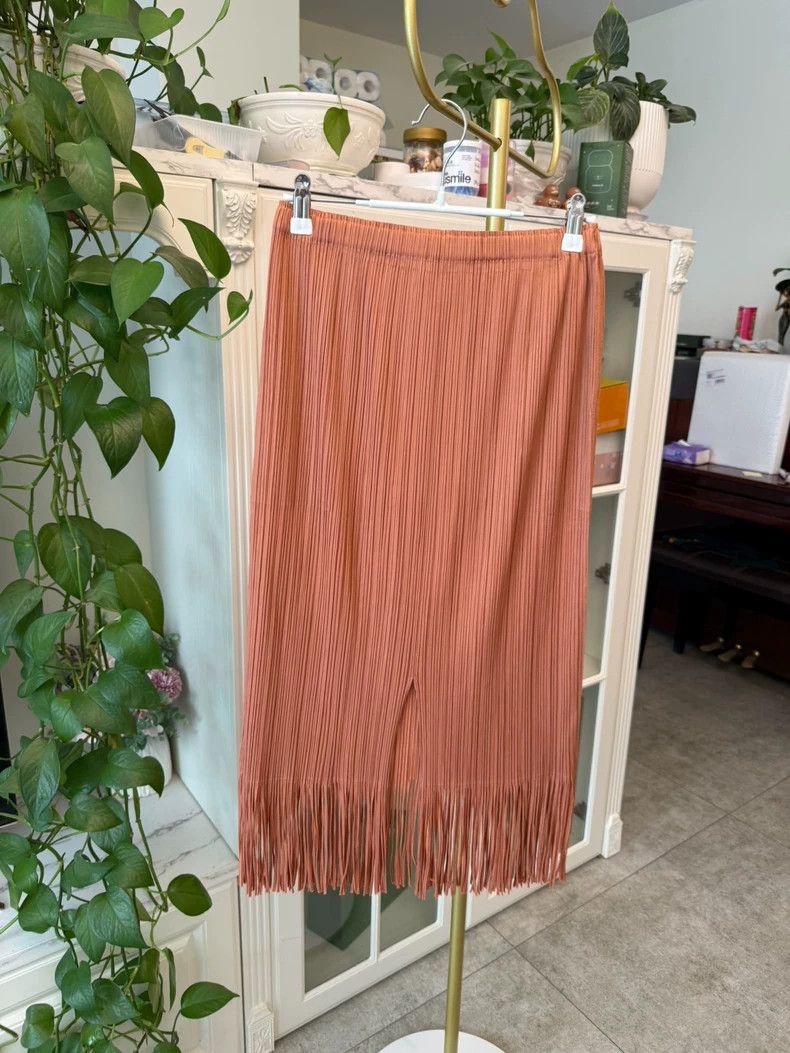 Issey Miyake Issey Miyake size:5 Orange fringed pleated skirt Size 31" - 5 Thumbnail
