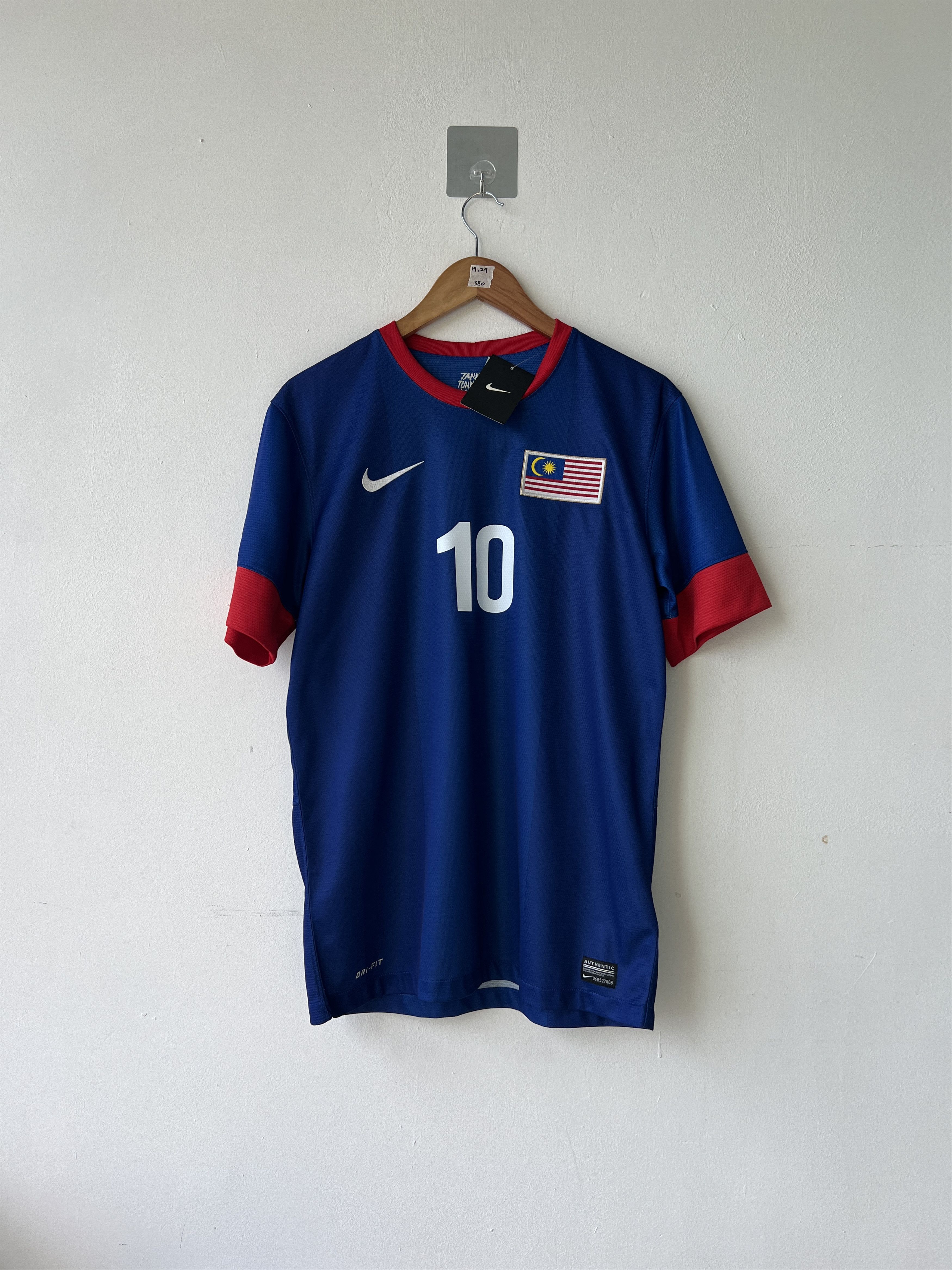 Nike (M) Malaysia 2012-14 Away Shirt Safee #10 (NEW) Kit Size US M / EU 48-50 / 2 - 2 Thumbnail