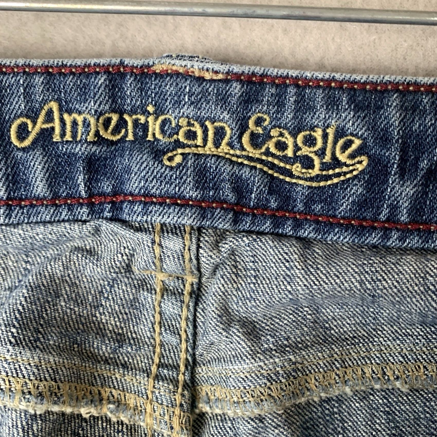 American Eagle Outfitters VINTAGE American Eagle Jeans Womens 6 Blue Hipster Bootcut Denim 5-Pocket Zipper Button Logo Machine Washable 90s Y2K Preppy College USA Womens Size 28" / US 6 / IT 42 - 3 Thumbnail