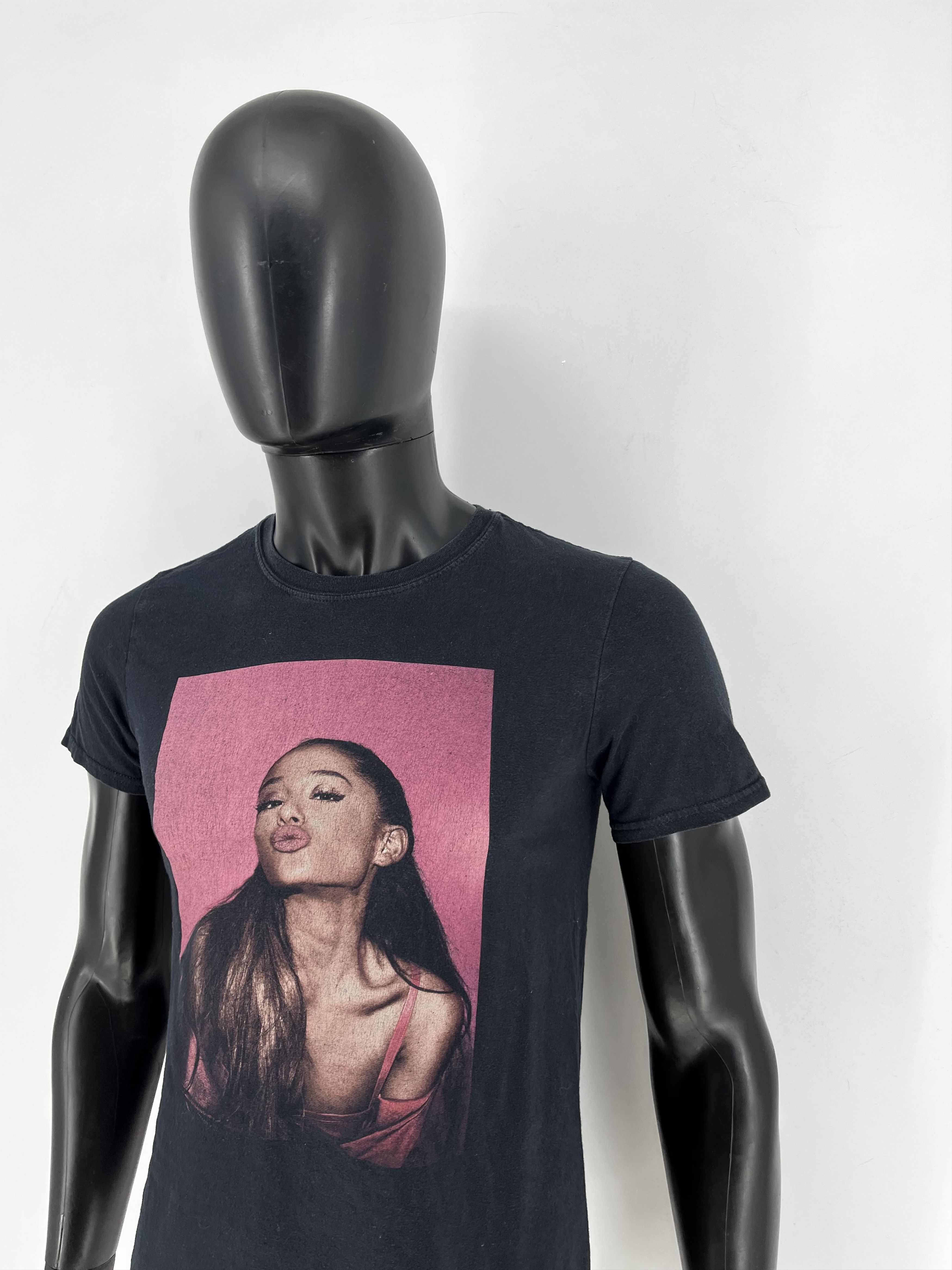 Band Tees Ariana Grande Shirt Short Sleeve Concert Shirt Band Black S Size US S / EU 44-46 / 1 - 5 Thumbnail