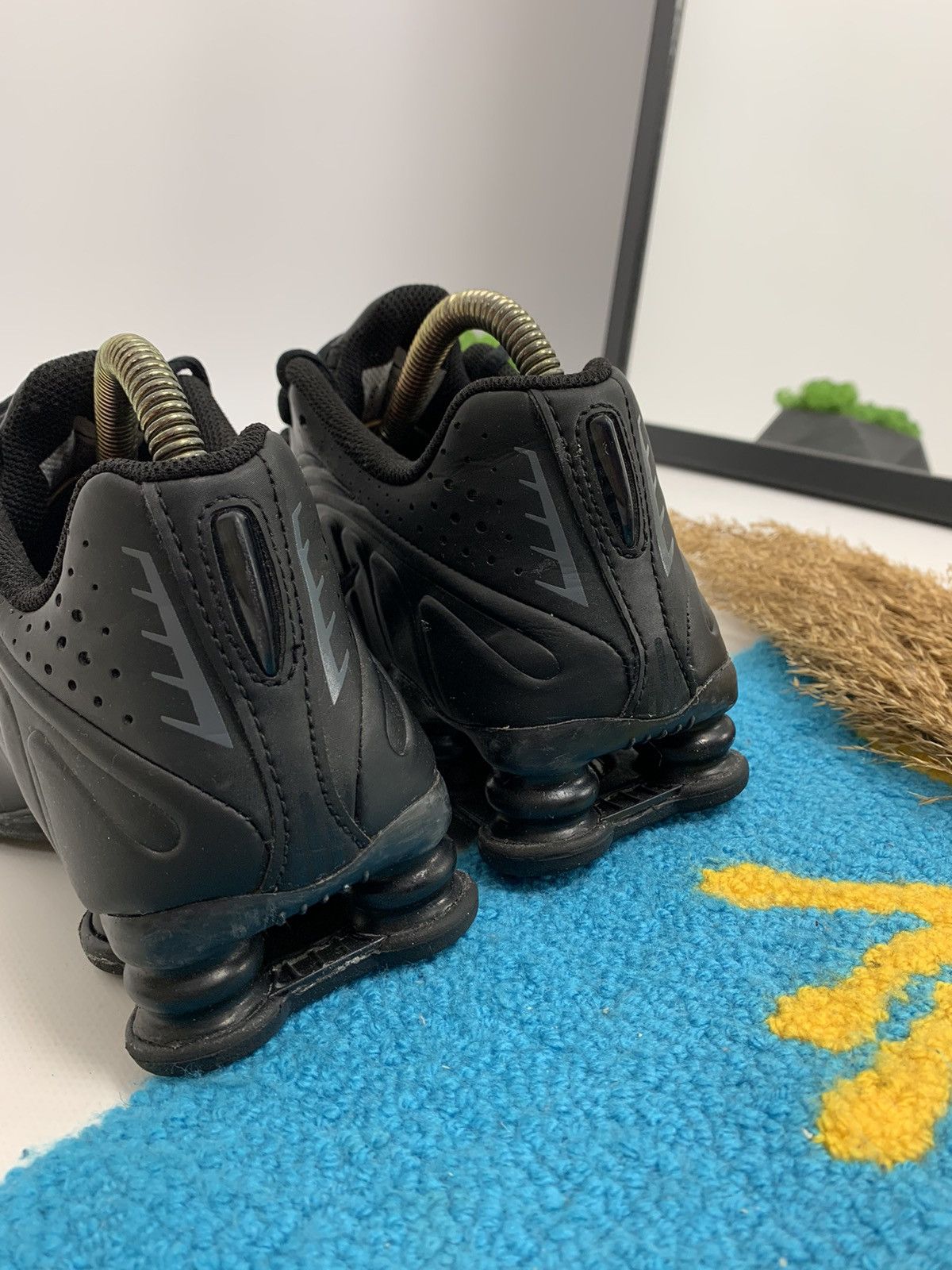 Nike × Vintage Nike Shox R4 GS Triple Black Y2K Sneakers Size US 6.5 / IT 36.5 - 5 Thumbnail