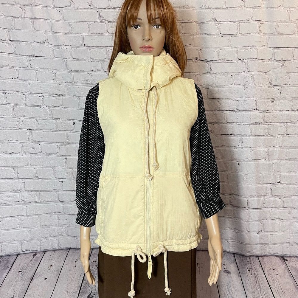 Free People New Free People Care FP Round & Round Recycled Puffer Vest Size XS / US 0-2 / IT 36-38 - 4 Thumbnail