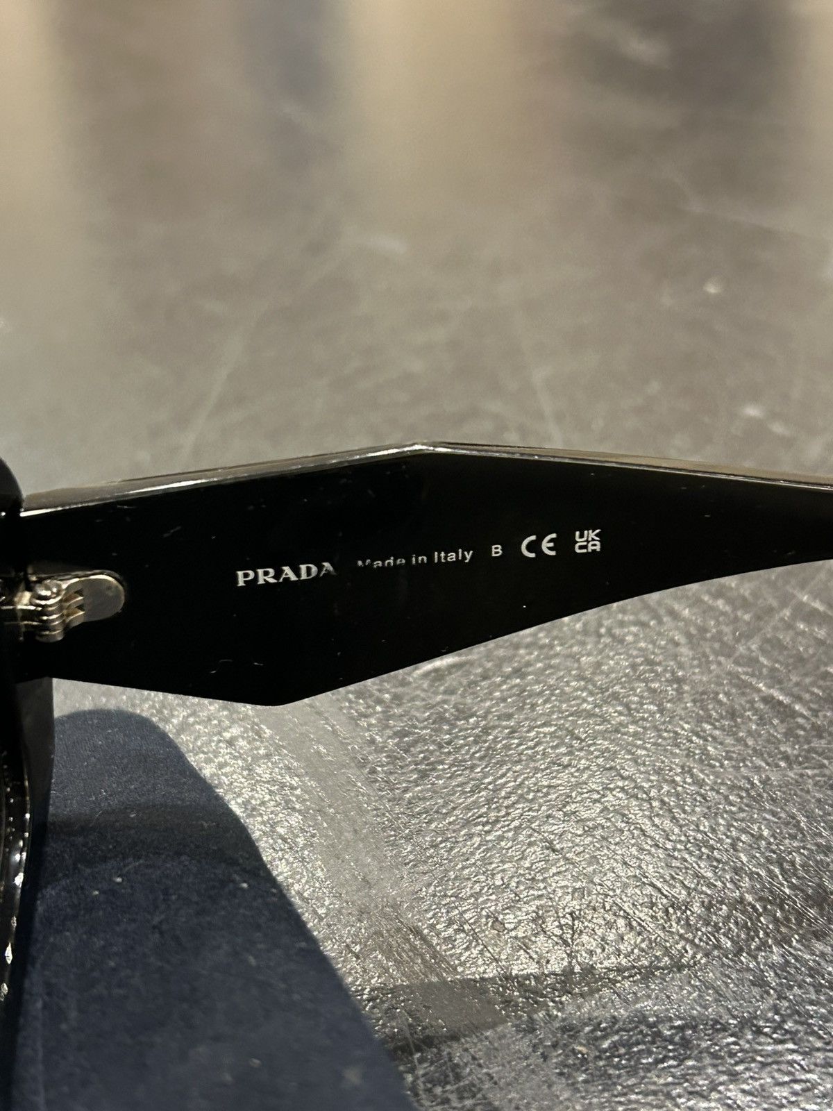 Prada Prada Sunglasses Size ONE SIZE - 4 Thumbnail