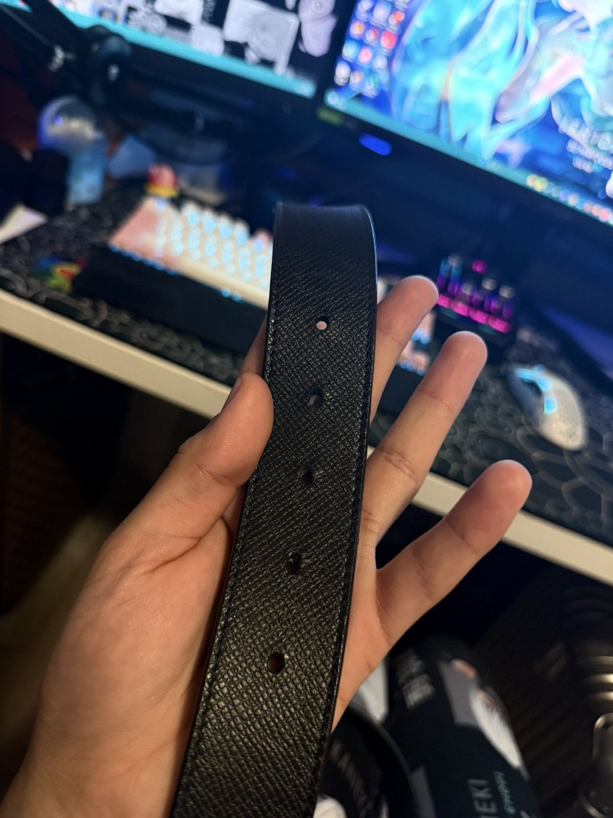 Louis Vuitton Louis Vuitton Taiga Leather Belt Size ONE SIZE - 6 Thumbnail