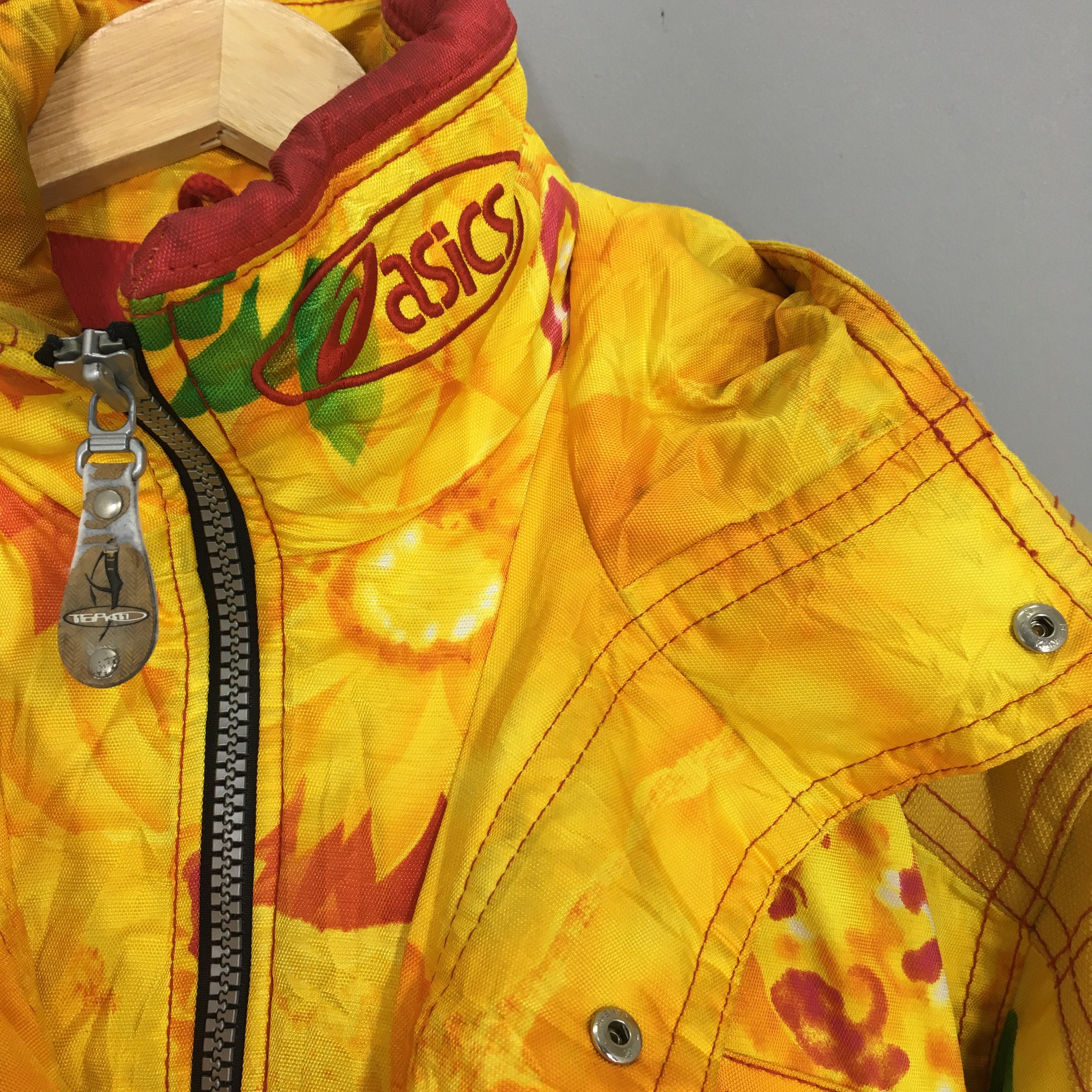 Asics Vintage Team Asics Ski Wear Winter Bomber Jacket Medium Size US M / EU 48-50 / 2 - 9 Thumbnail