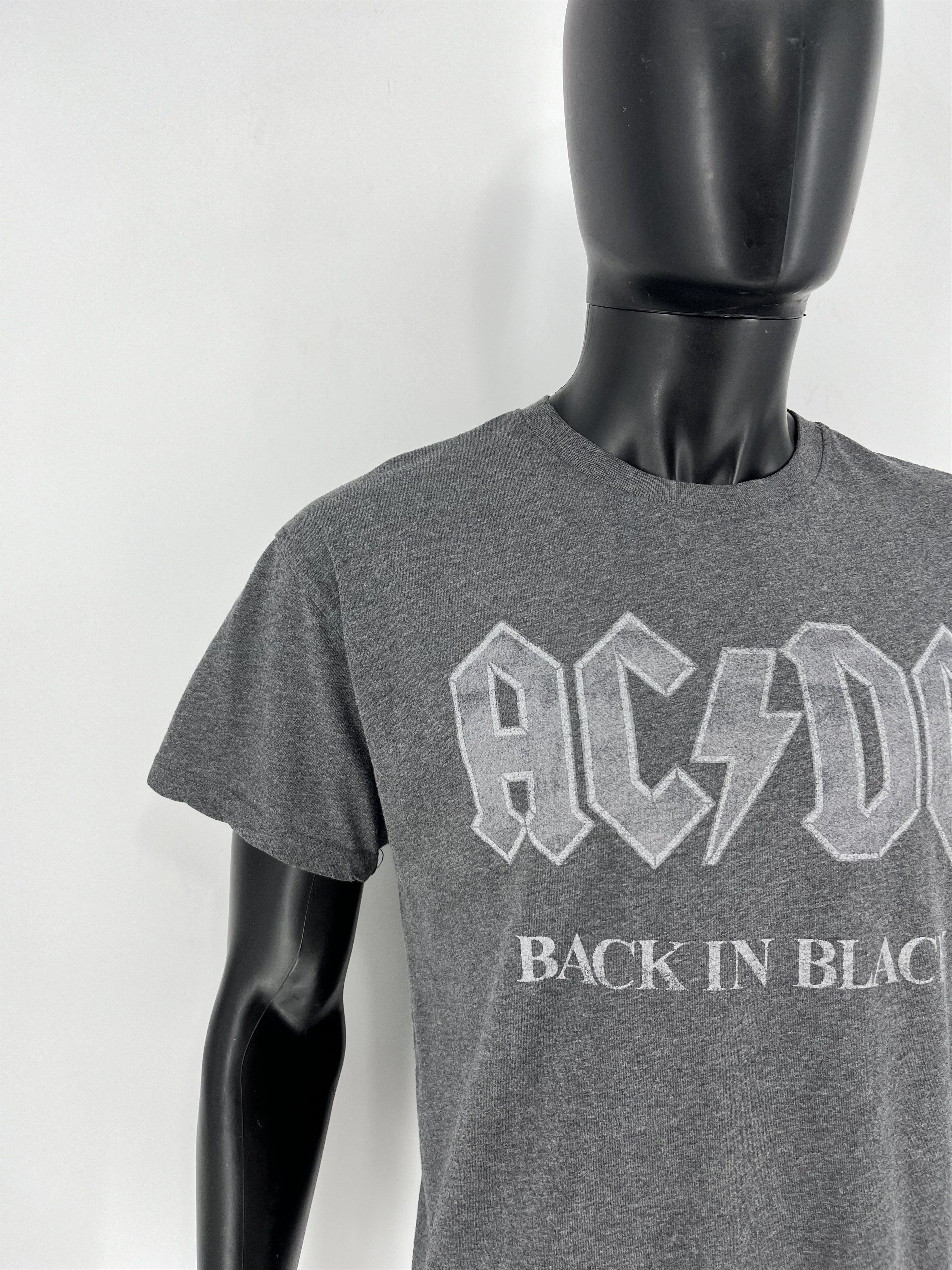 Band Tees × Vintage Vintage Y2K ACDC "Back in Black" T-Shirt Rock Band Size XL Size US M / EU 48-50 / 2 - 6 Thumbnail